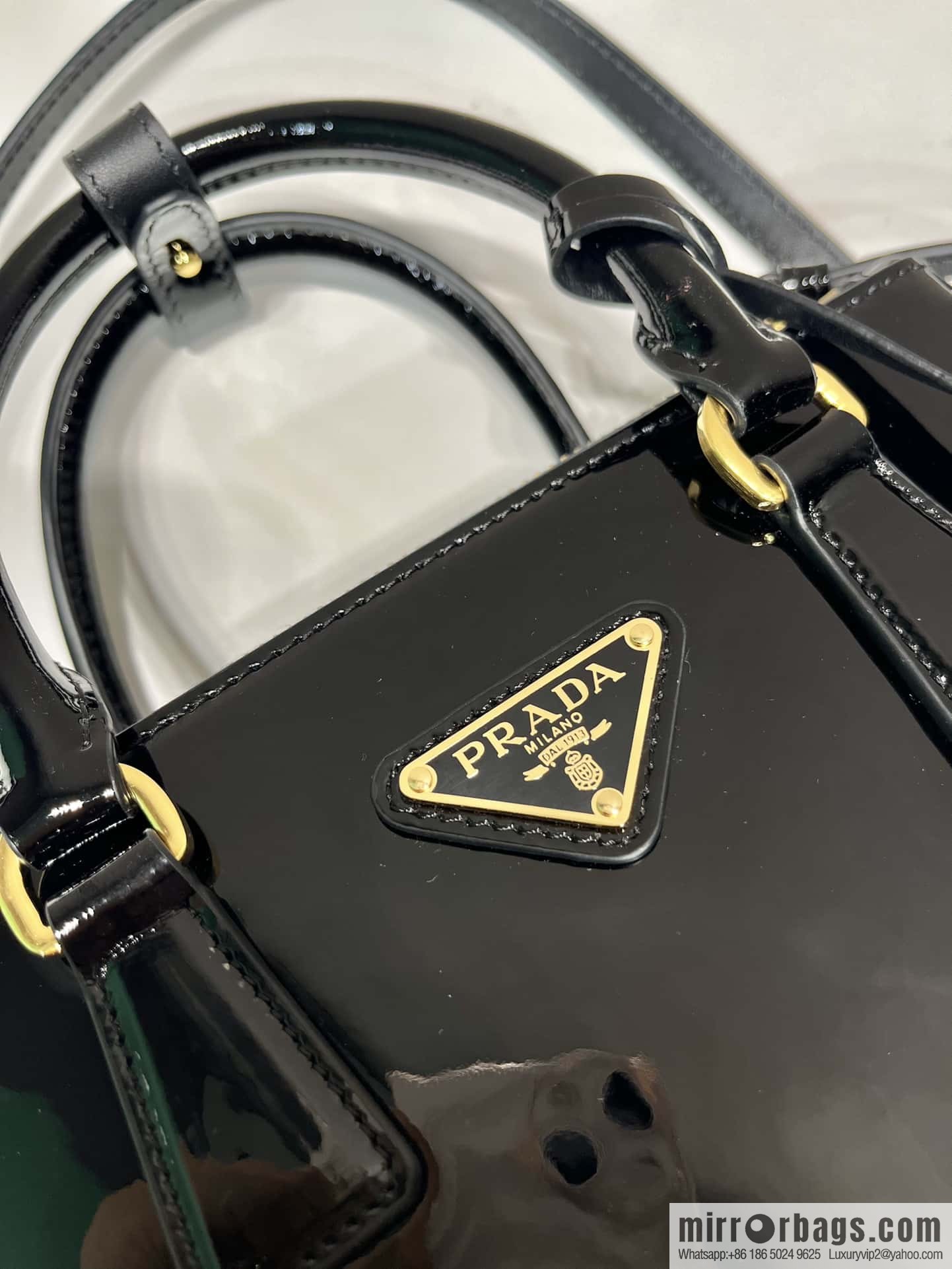 PRADA 🎉 mini killer 🎉 1BA906 patent leather 🎉🎉 black