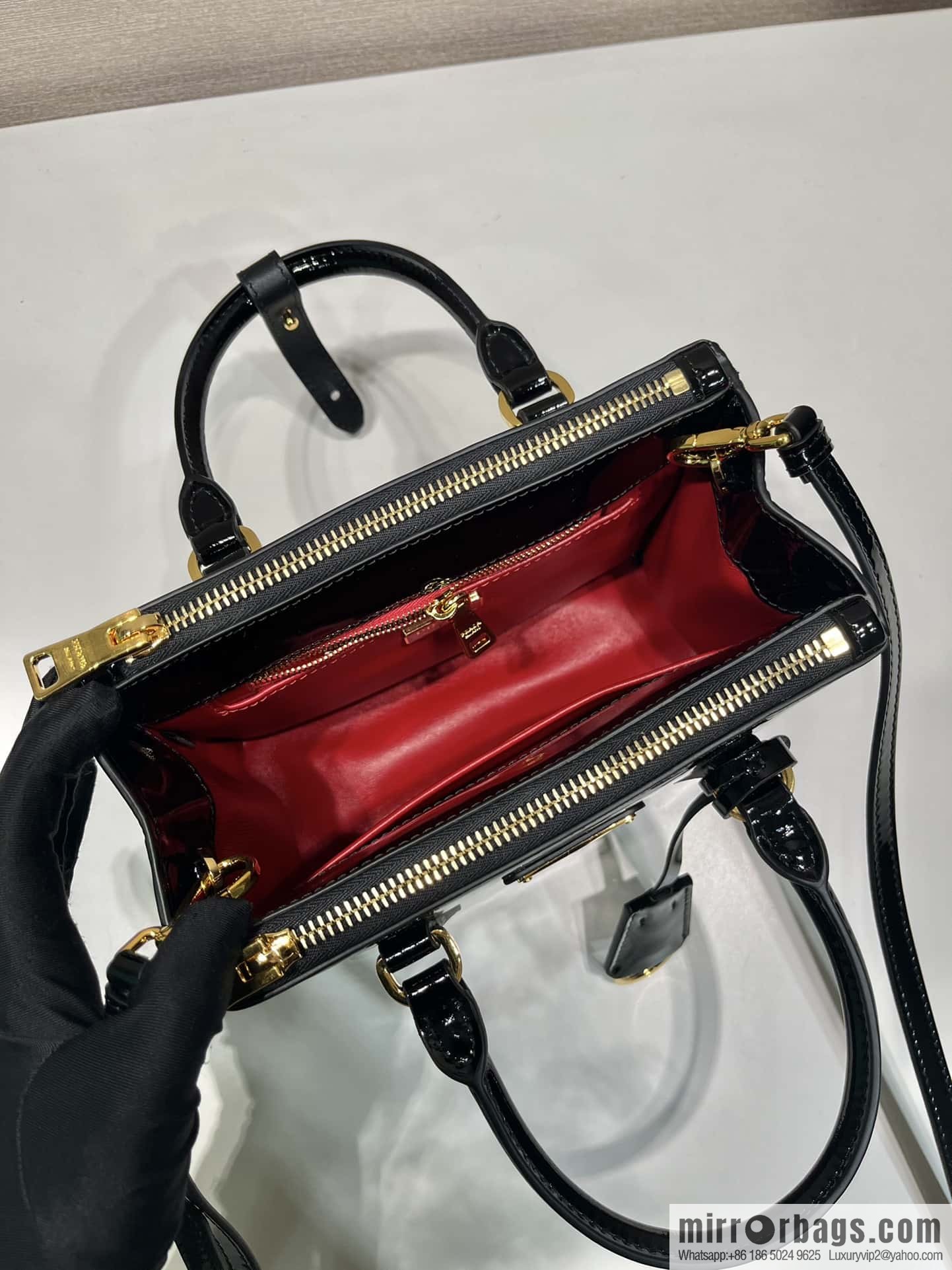 PRADA 🎉 mini killer 🎉 1BA906 patent leather 🎉🎉 black