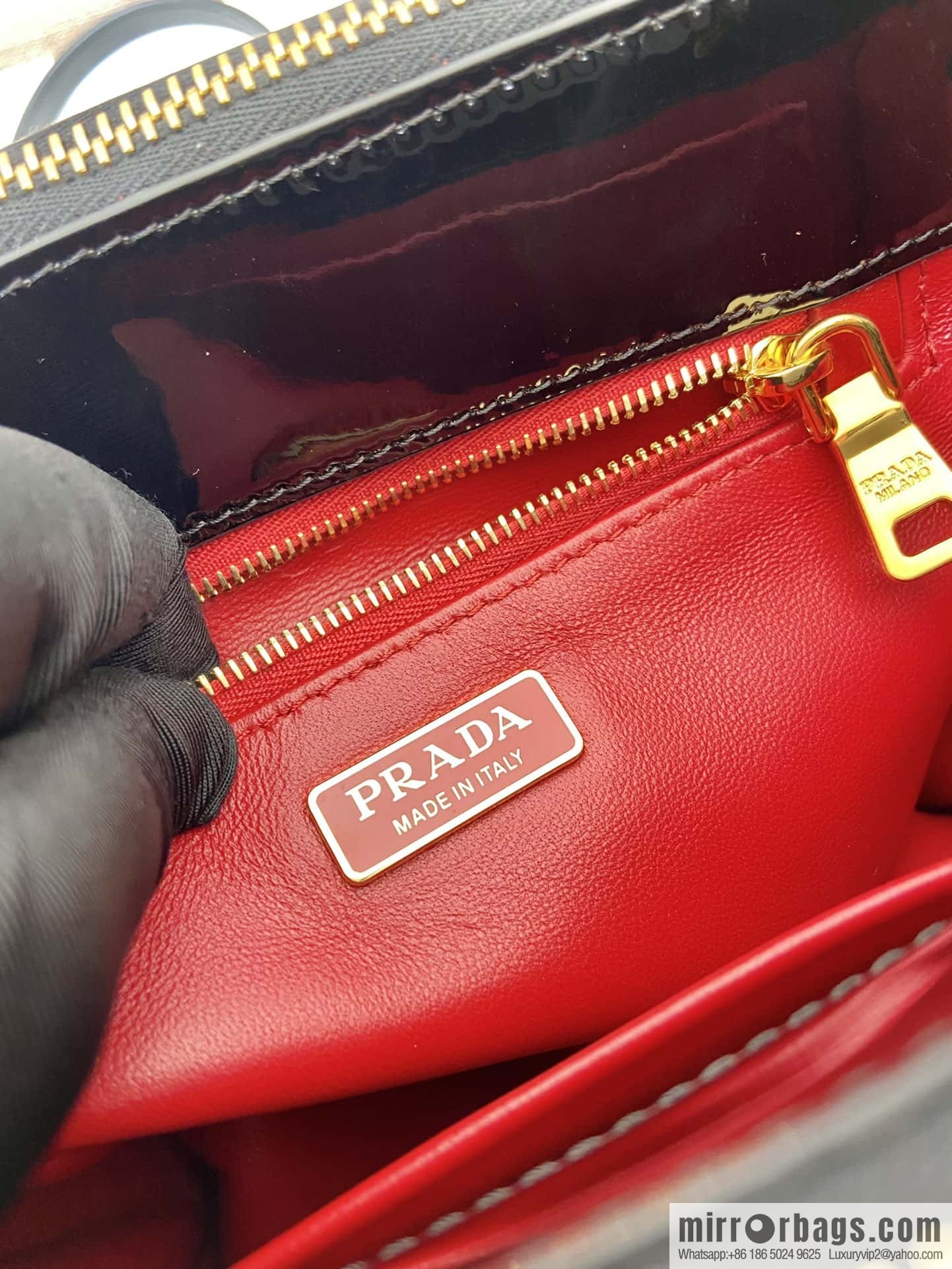 PRADA 🎉 mini killer 🎉 1BA906 patent leather 🎉🎉 black