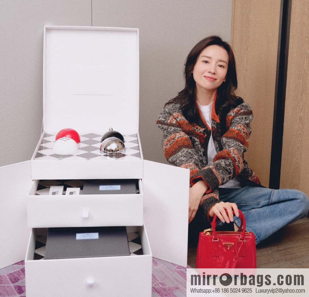 PRADA 🎉 mini killer 🎉 1BA906 patent leather 🎉🎉 red