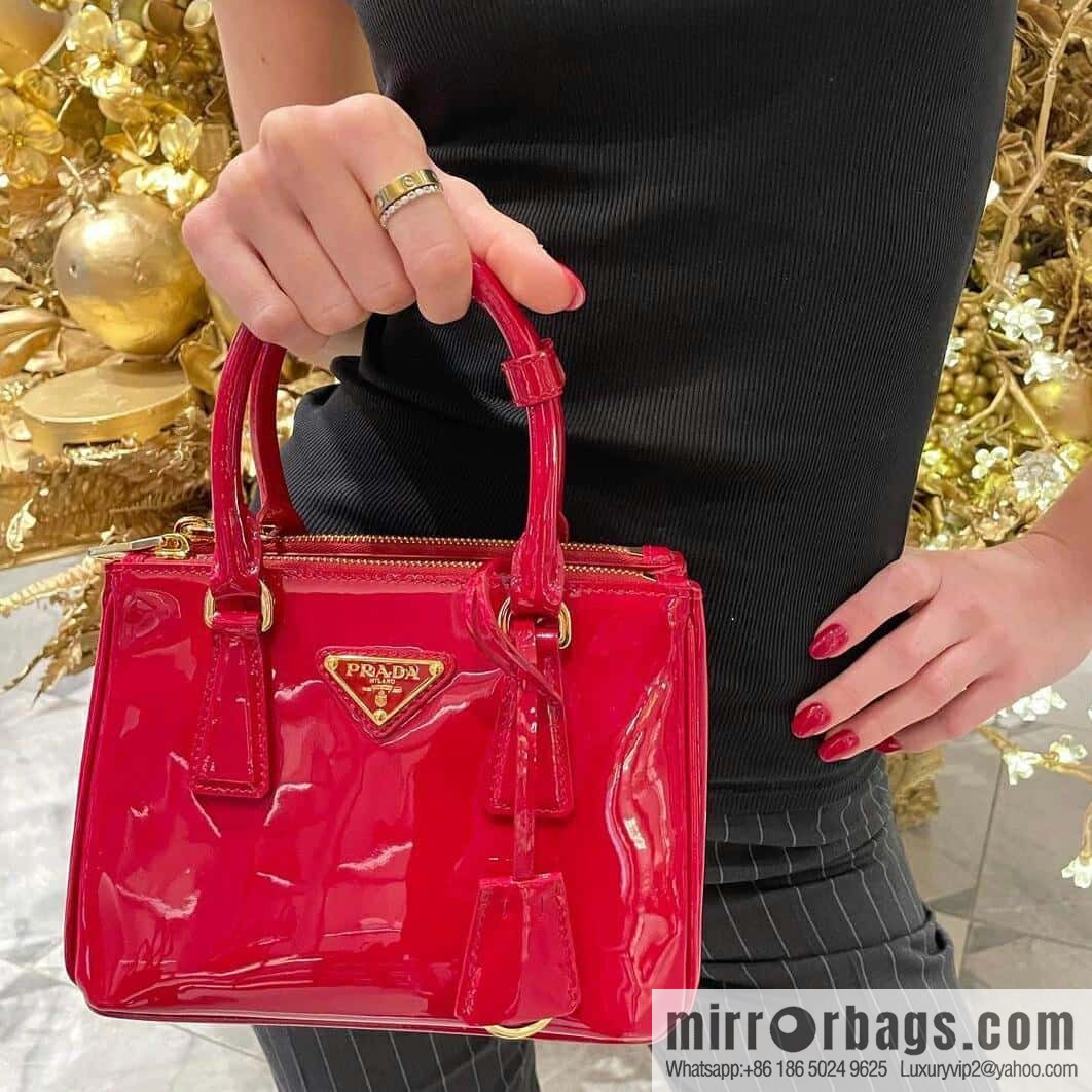 PRADA 🎉 mini killer 🎉 1BA906 patent leather 🎉🎉 red