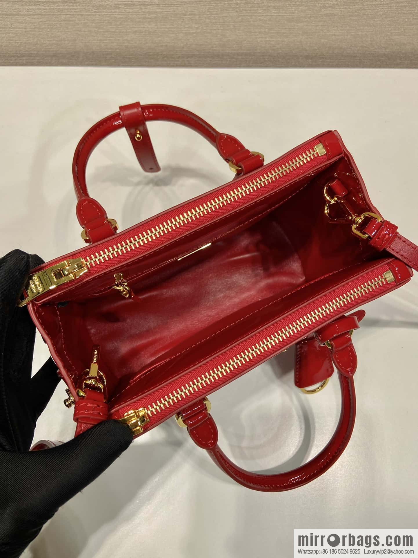 PRADA 🎉 mini killer 🎉 1BA906 patent leather 🎉🎉 red