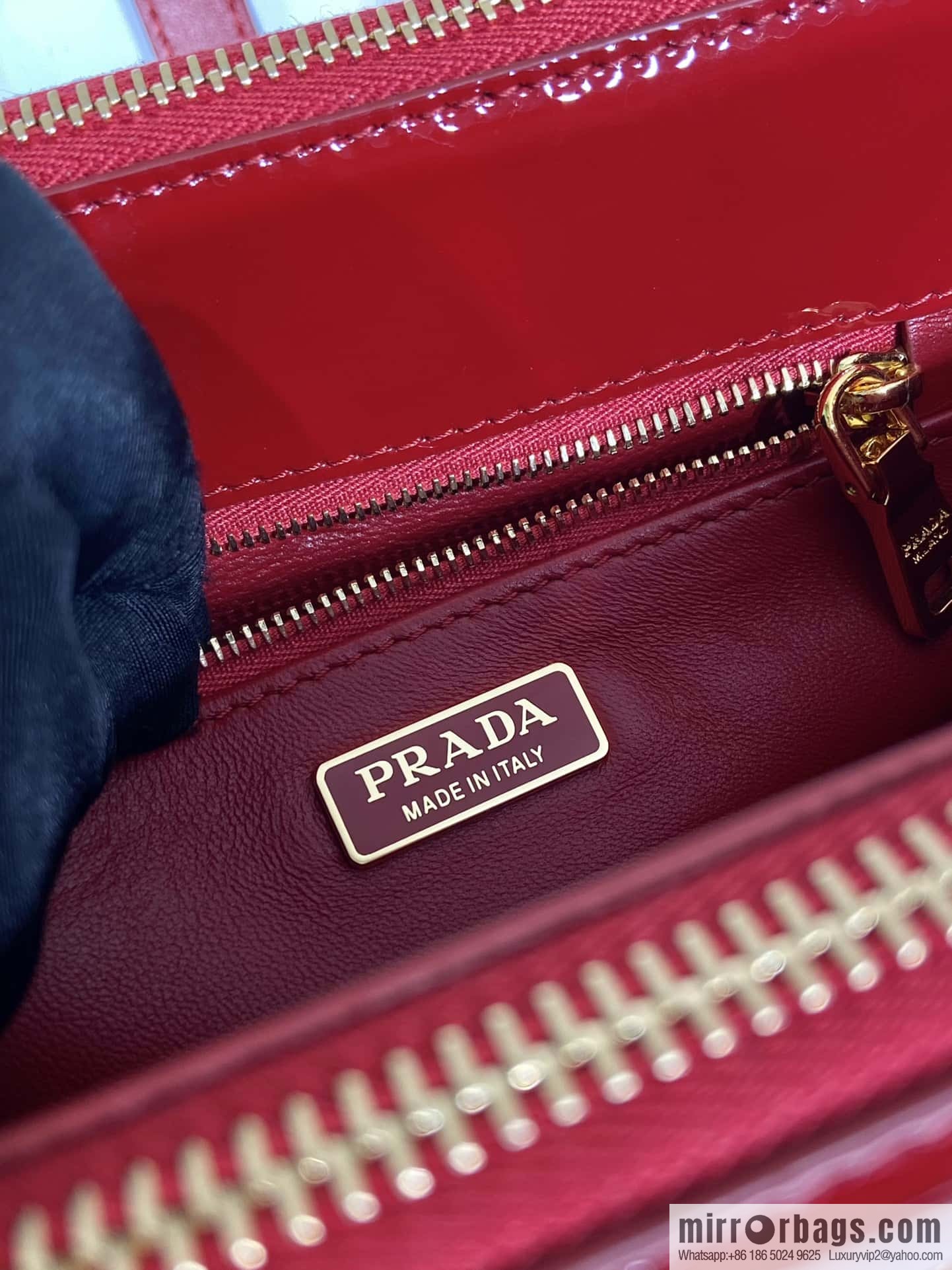 PRADA 🎉 mini killer 🎉 1BA906 patent leather 🎉🎉 red