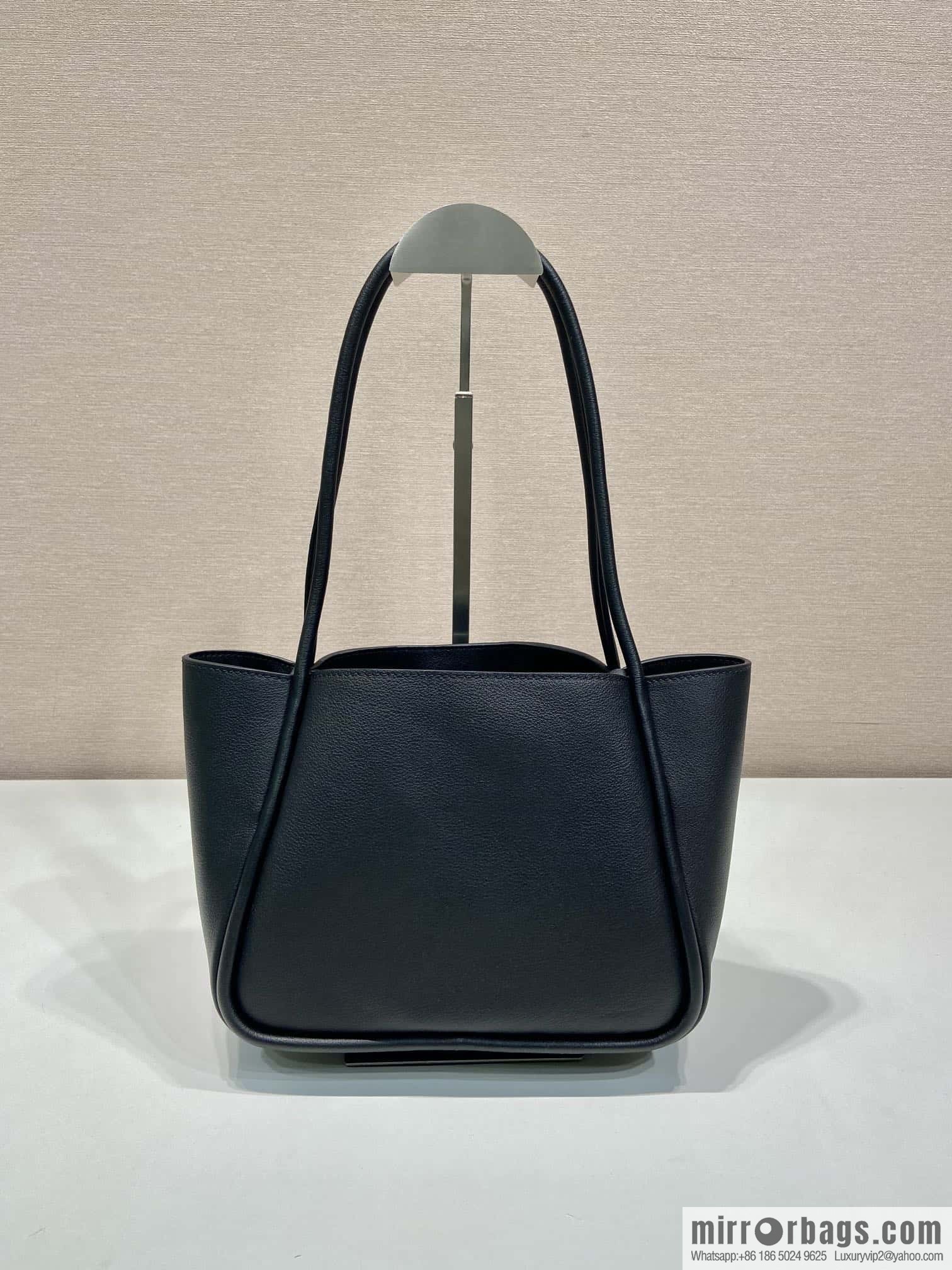 PRADA 🎉 new 🎉 1BG539 shoulder 🎉🎉 black