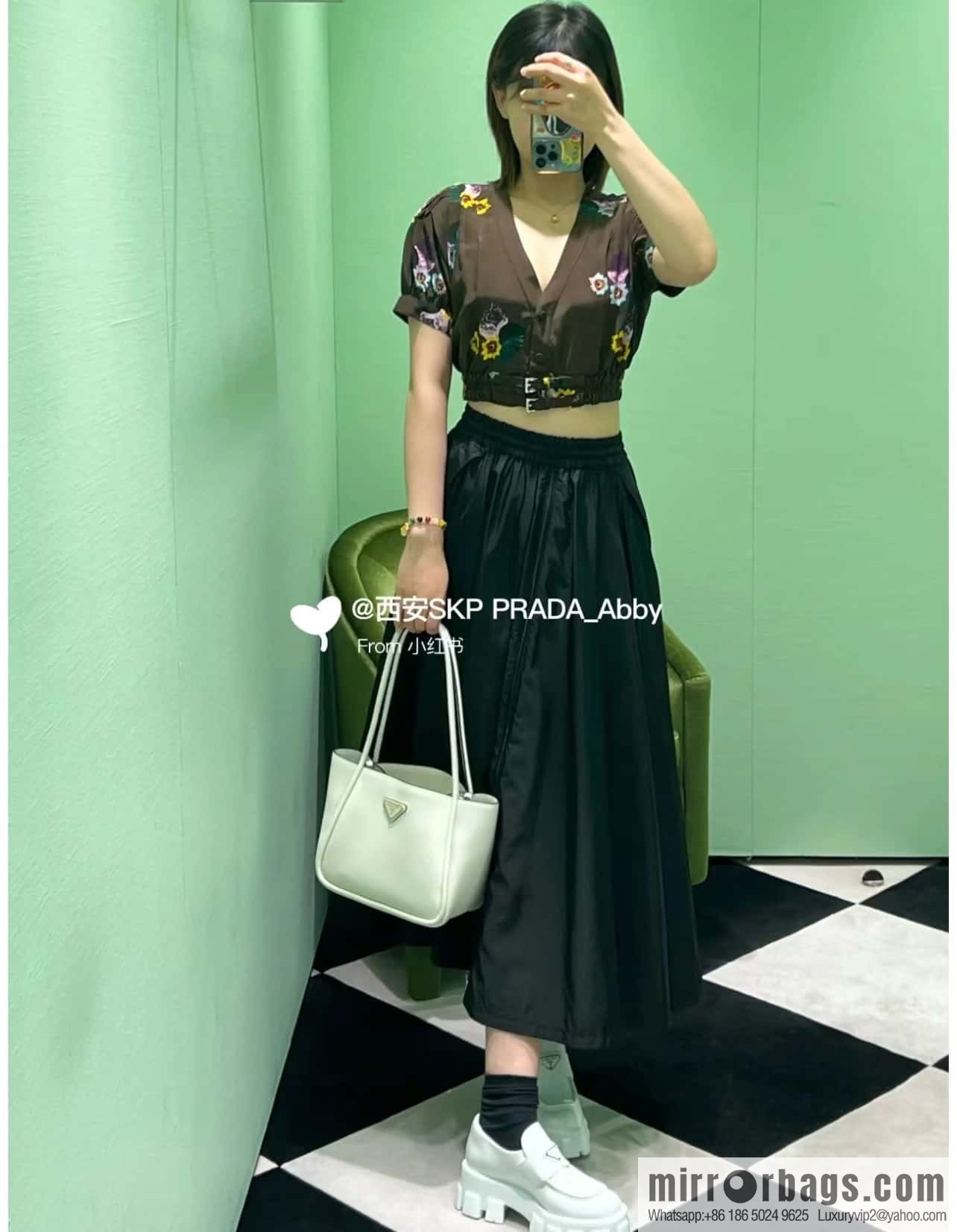 PRADA 🎉 New 🎉 1BG539 Shoulder 🎉🎉 White