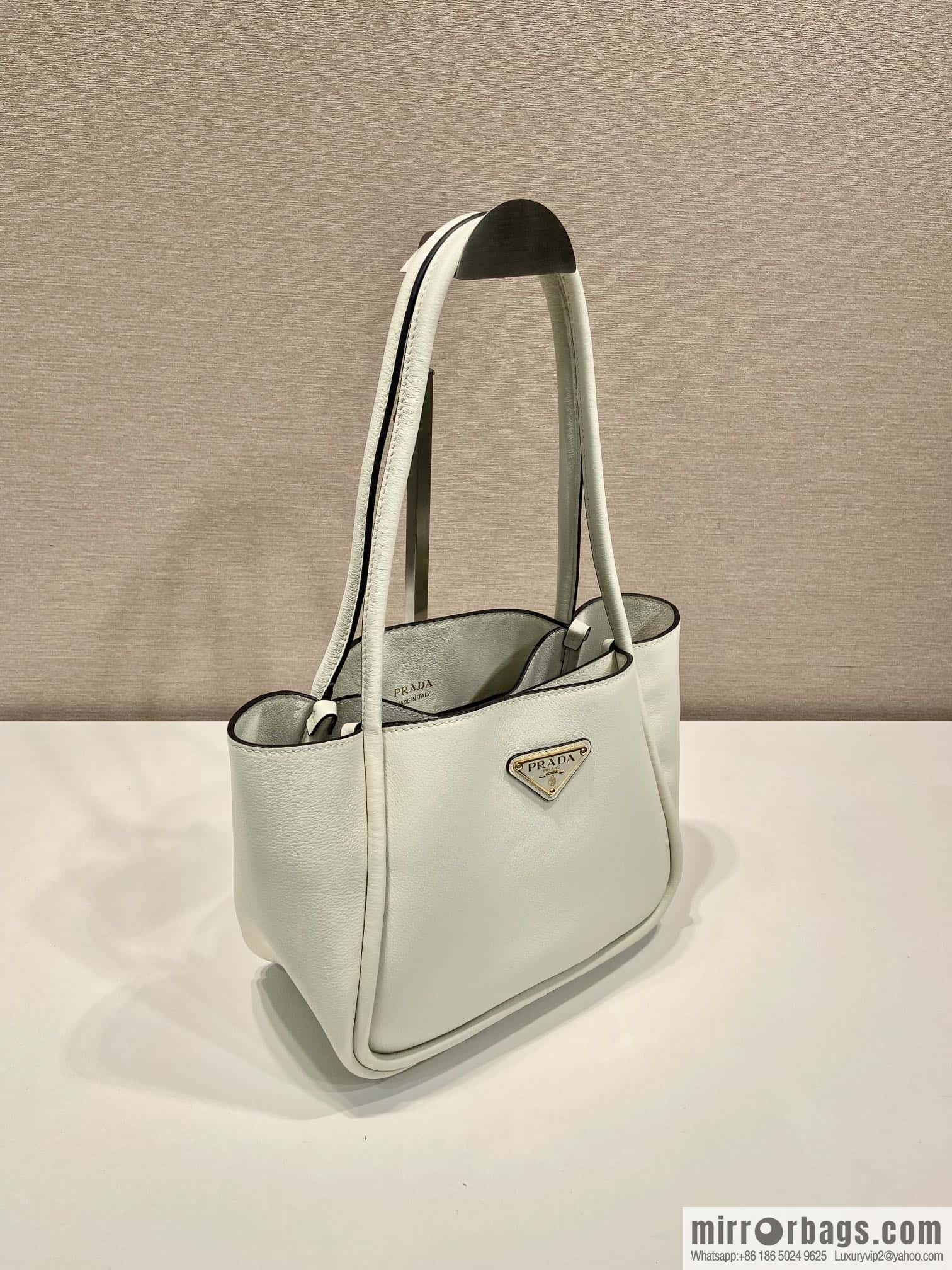 PRADA 🎉 New 🎉 1BG539 Shoulder 🎉🎉 White