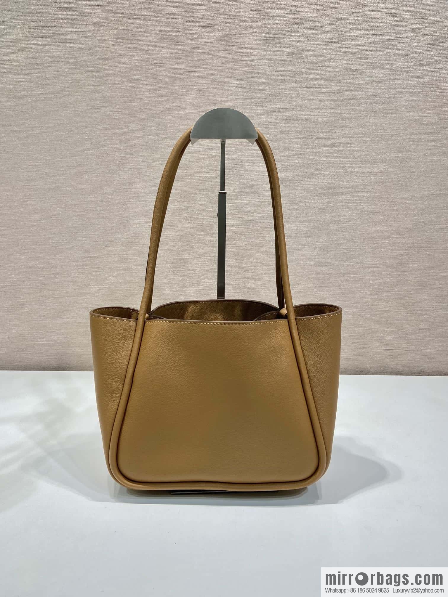 PRADA 🎉 new 🎉 1BG539 shoulder 🎉🎉 brown