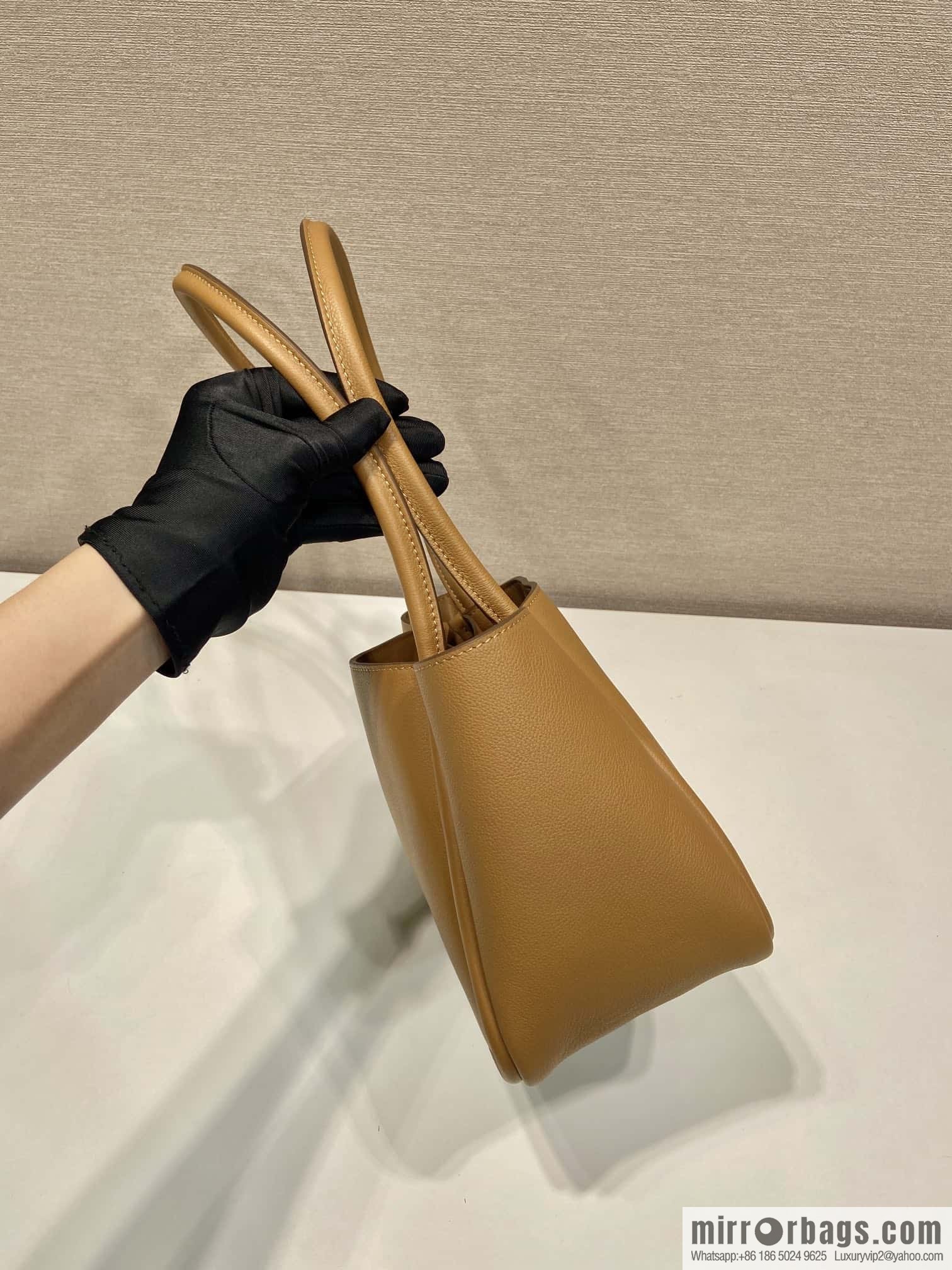 PRADA 🎉 new 🎉 1BG539 shoulder 🎉🎉 brown
