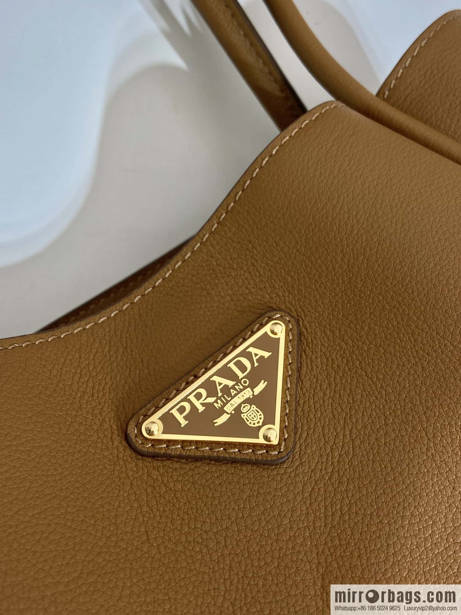 PRADA 🎉 new 🎉 1BG539 shoulder 🎉🎉 brown