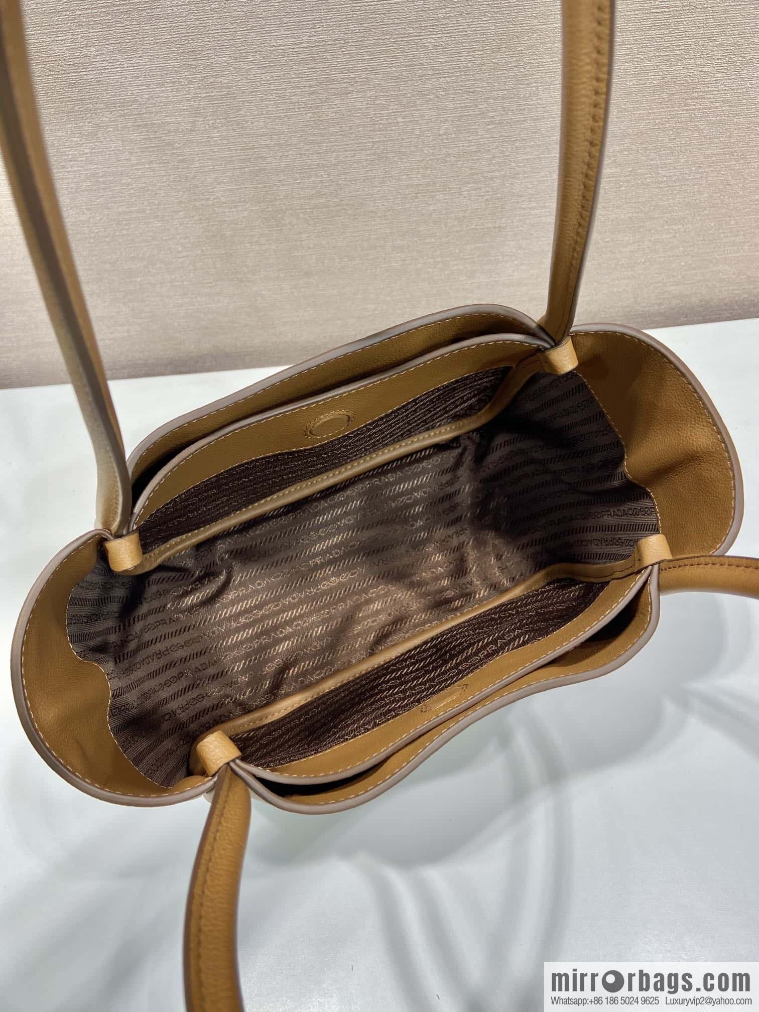 PRADA 🎉 new 🎉 1BG539 shoulder 🎉🎉 brown