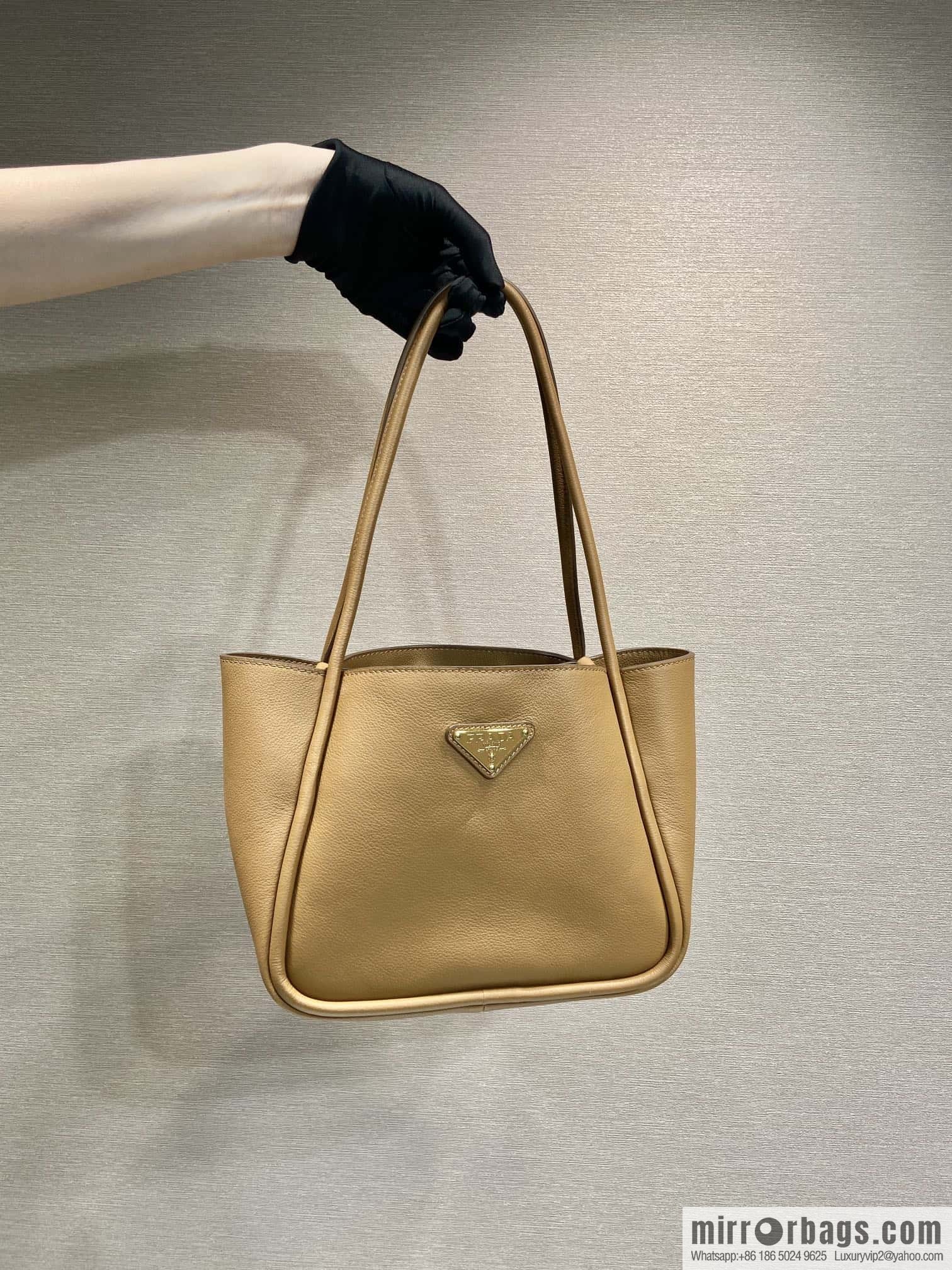 PRADA 🎉 new 🎉 1BG539 shoulder 🎉🎉 brown