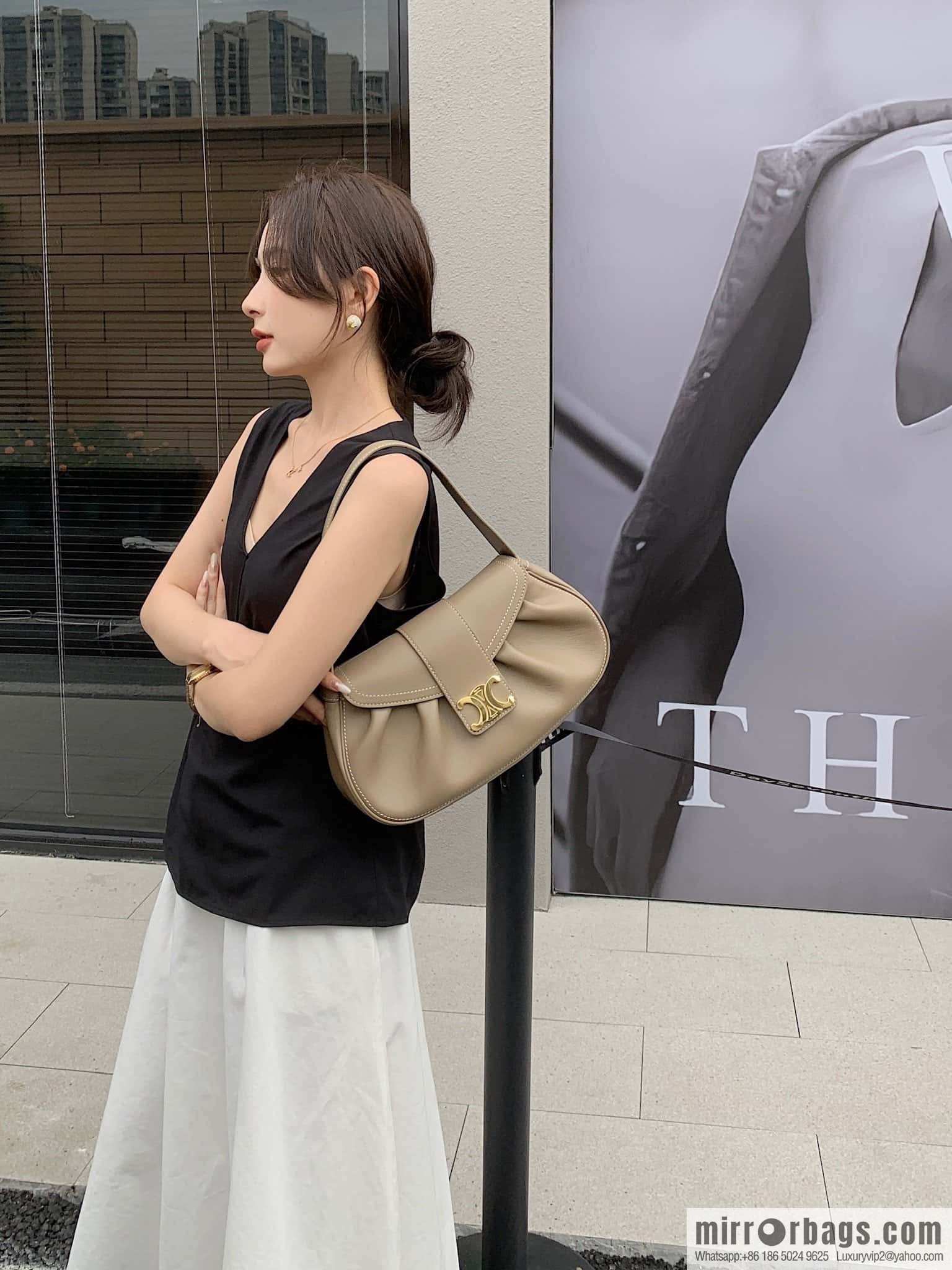 CELINE POLLY Medium soft cow leather (fabric) handbag 115633 apricot