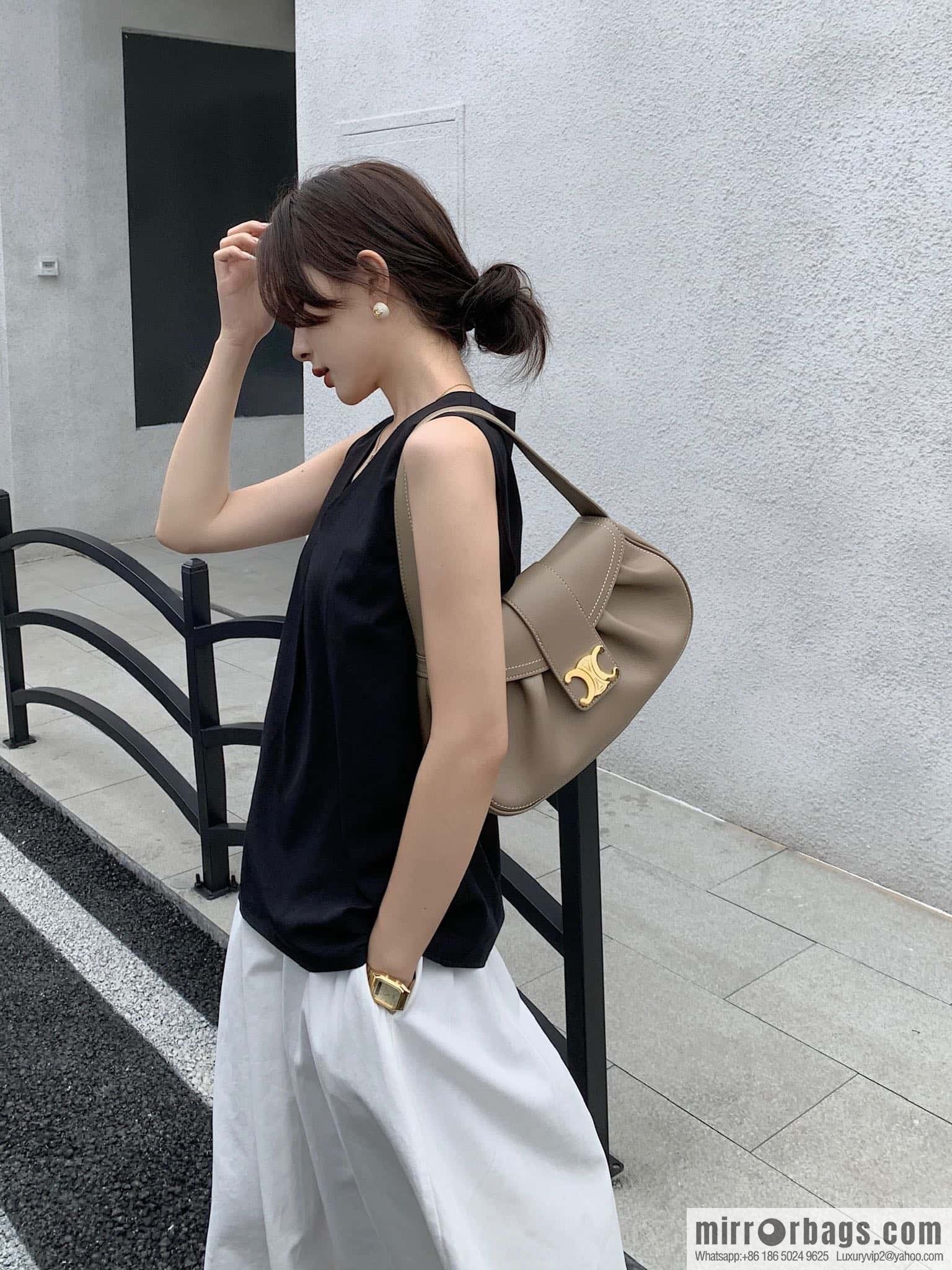 CELINE POLLY Medium soft cow leather (fabric) handbag 115633 apricot