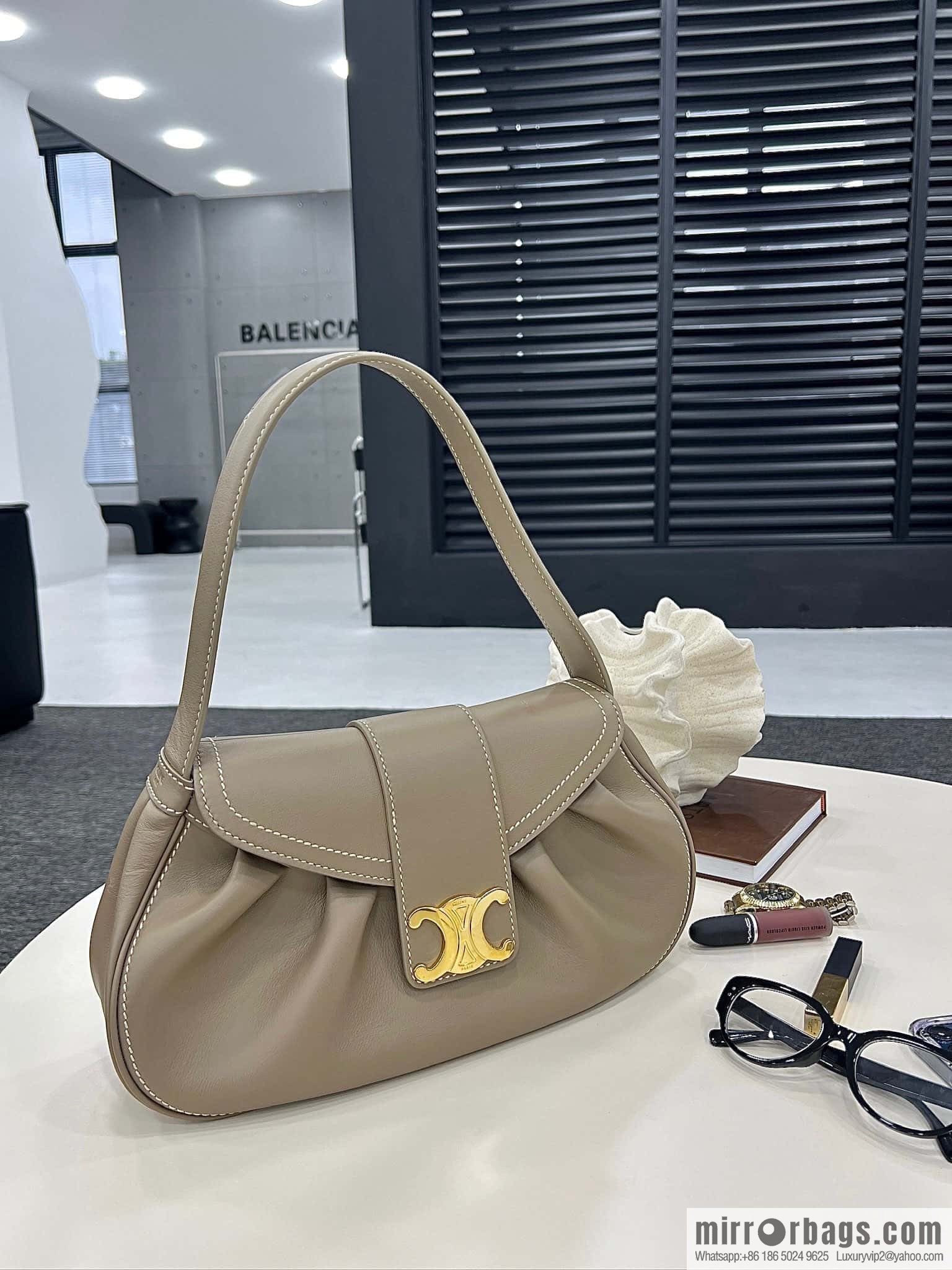 CELINE POLLY Medium soft cow leather (fabric) handbag 115633 apricot