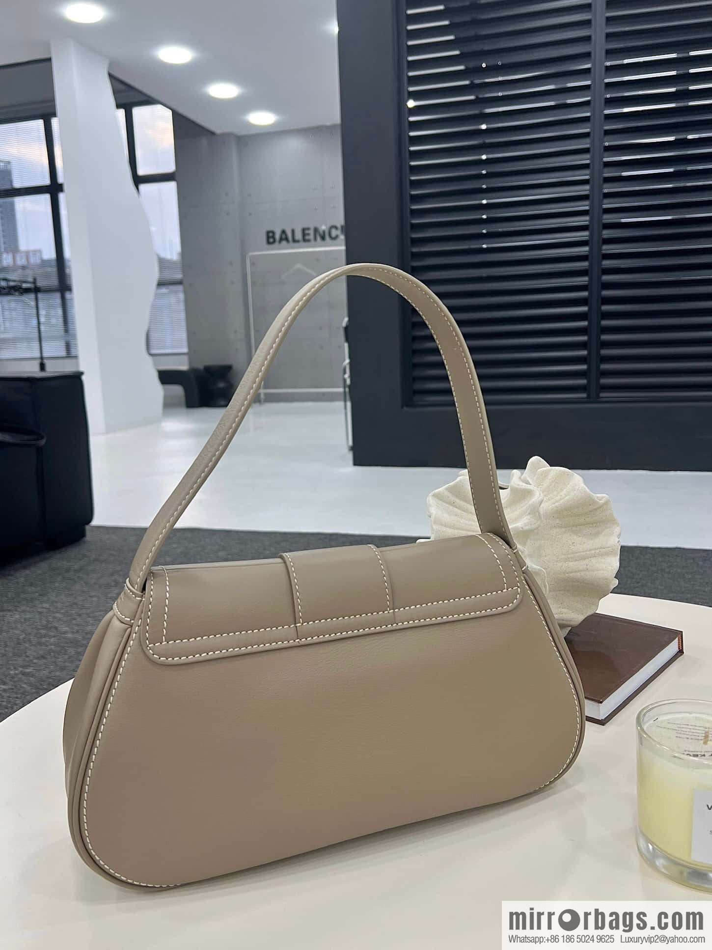 CELINE POLLY Medium soft cow leather (fabric) handbag 115633 apricot
