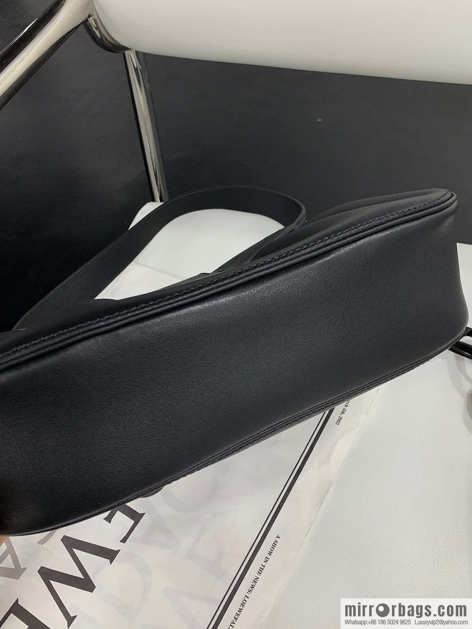 CELINE POLLY Medium soft cow leather (fabric) handbag 115633 black