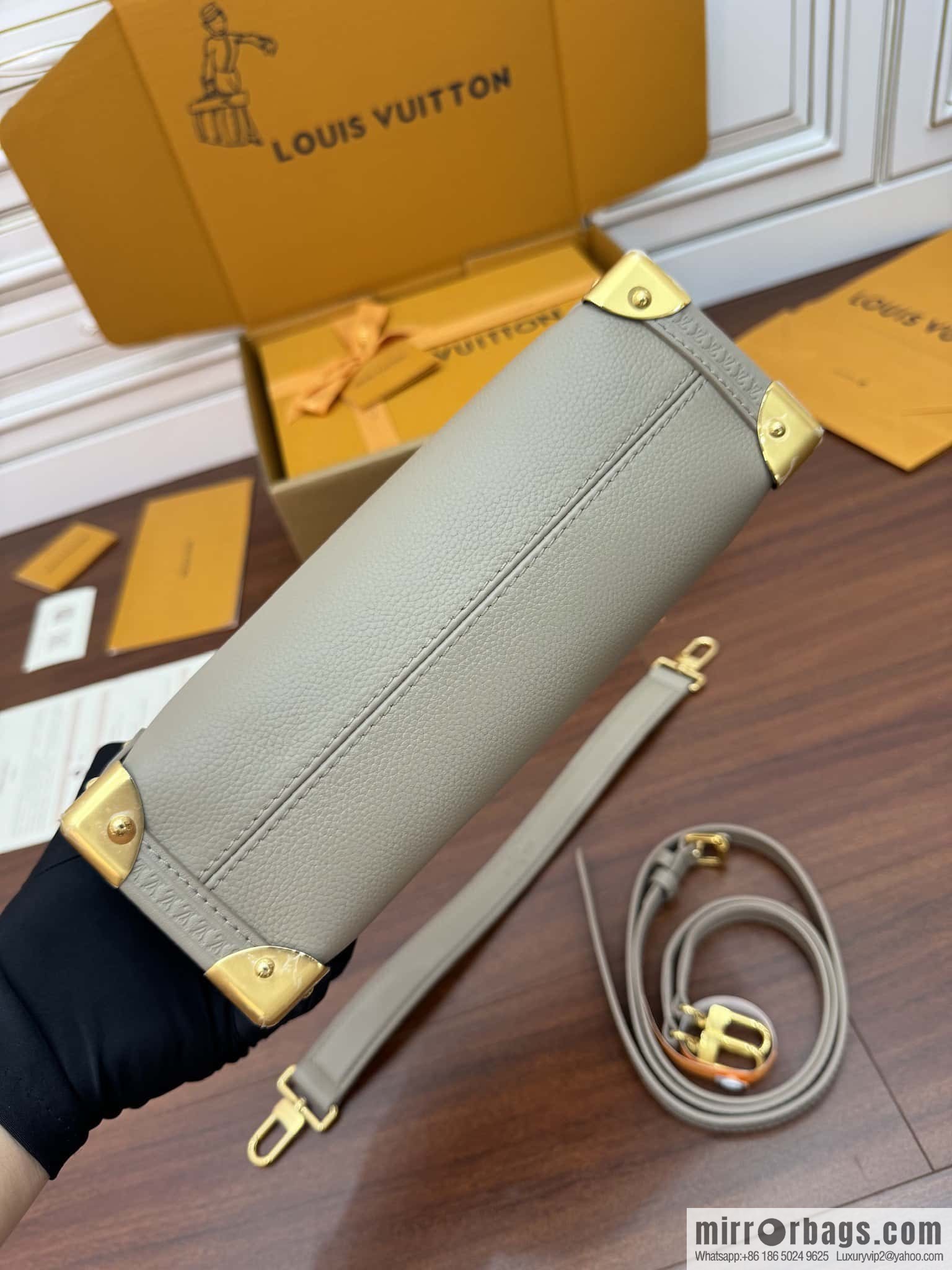 LV M25072 Side Trunk MM