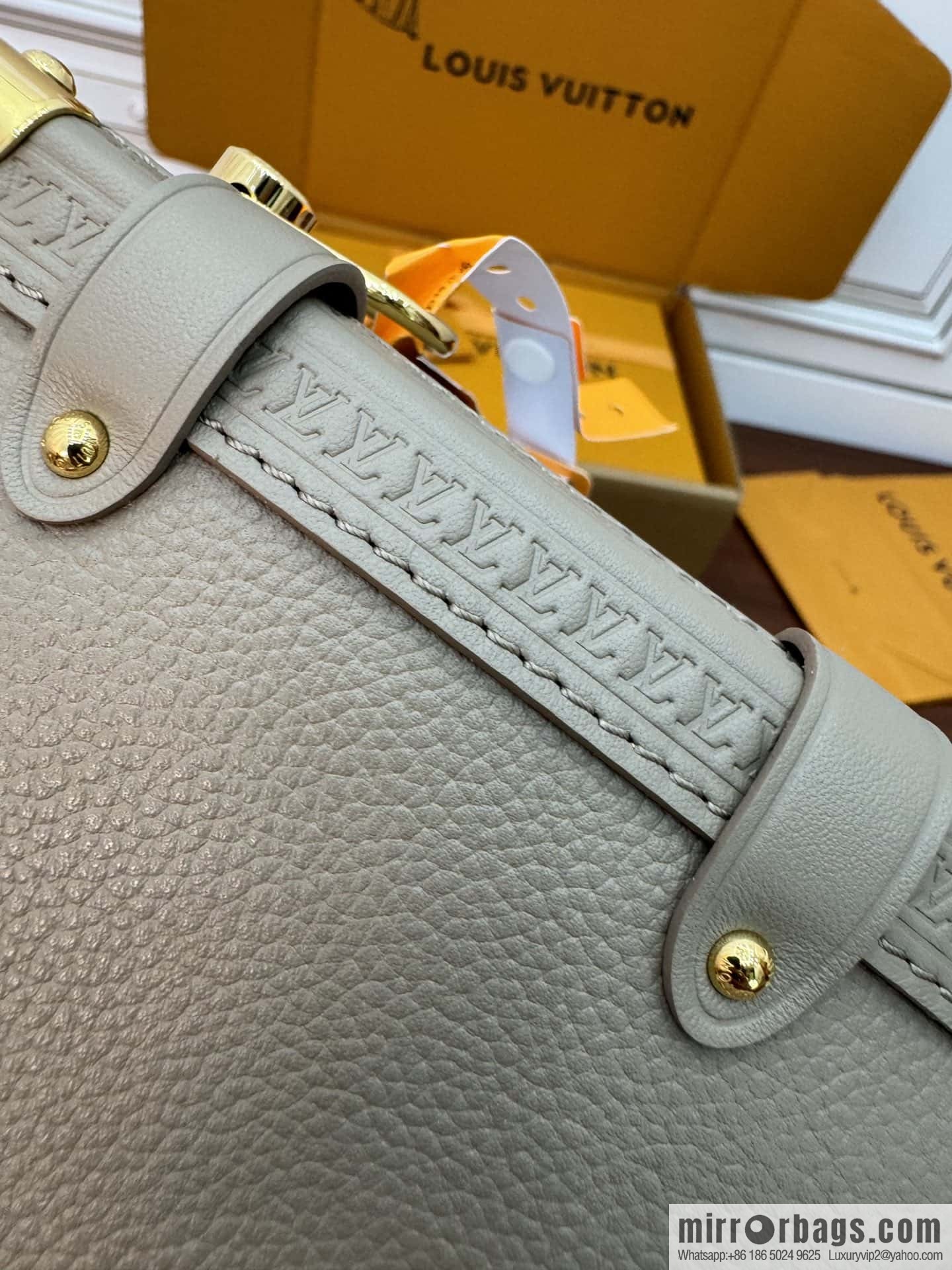 LV M25072 Side Trunk MM