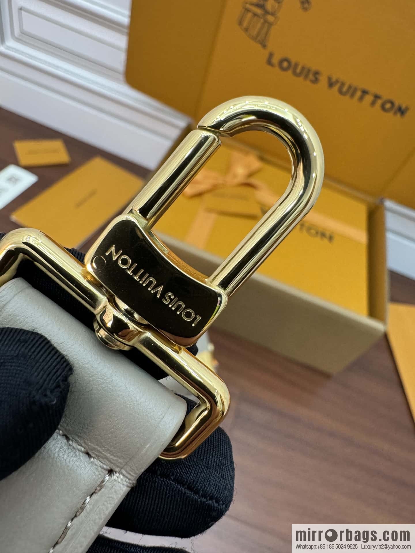 LV M25072 Side Trunk MM