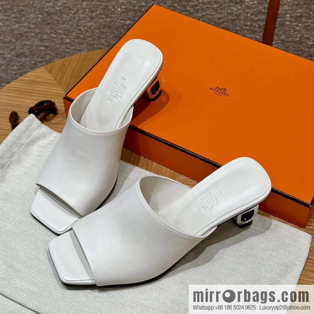 Hermès 122 lconique 60 sandals, pure white/01/Blanc calfskin/Nappa
