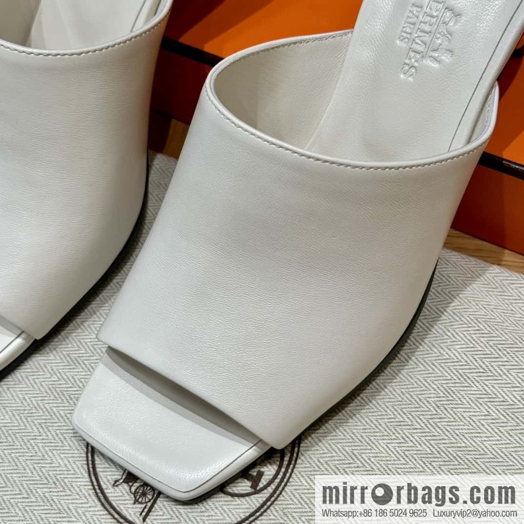 Hermès 122 lconique 60 sandals, pure white/01/Blanc calfskin/Nappa