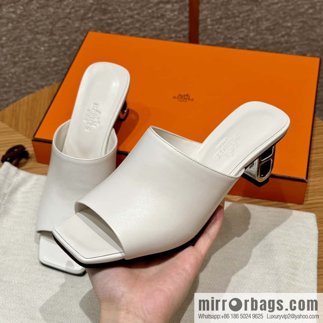 Hermès 122 lconique 60 sandals, pure white/01/Blanc calfskin/Nappa