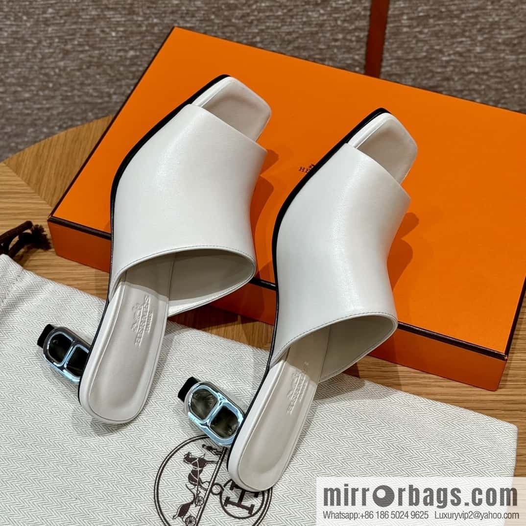Hermès 122 lconique 60 sandals, pure white/01/Blanc calfskin/Nappa