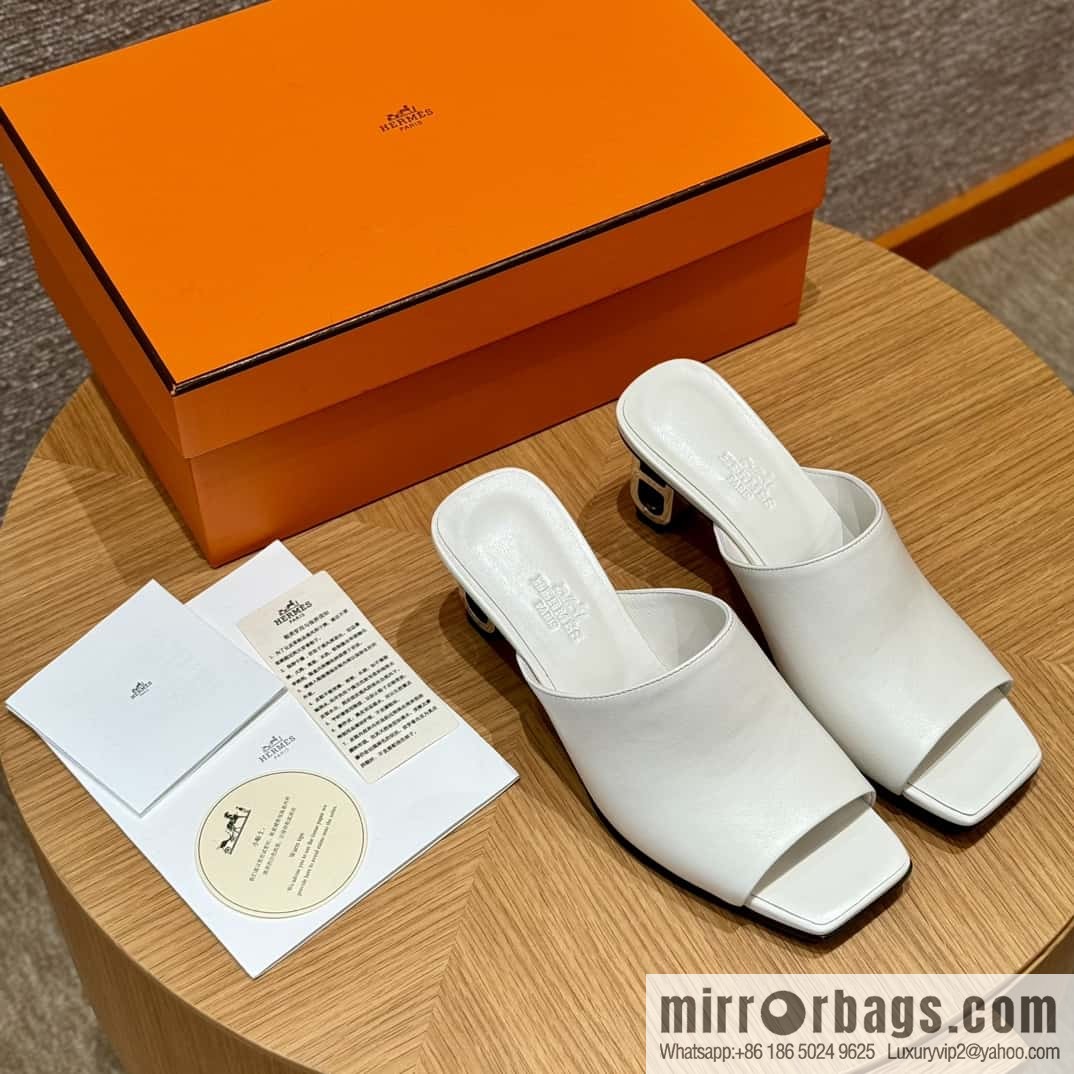 Hermès 122 lconique 60 sandals, pure white/01/Blanc calfskin/Nappa