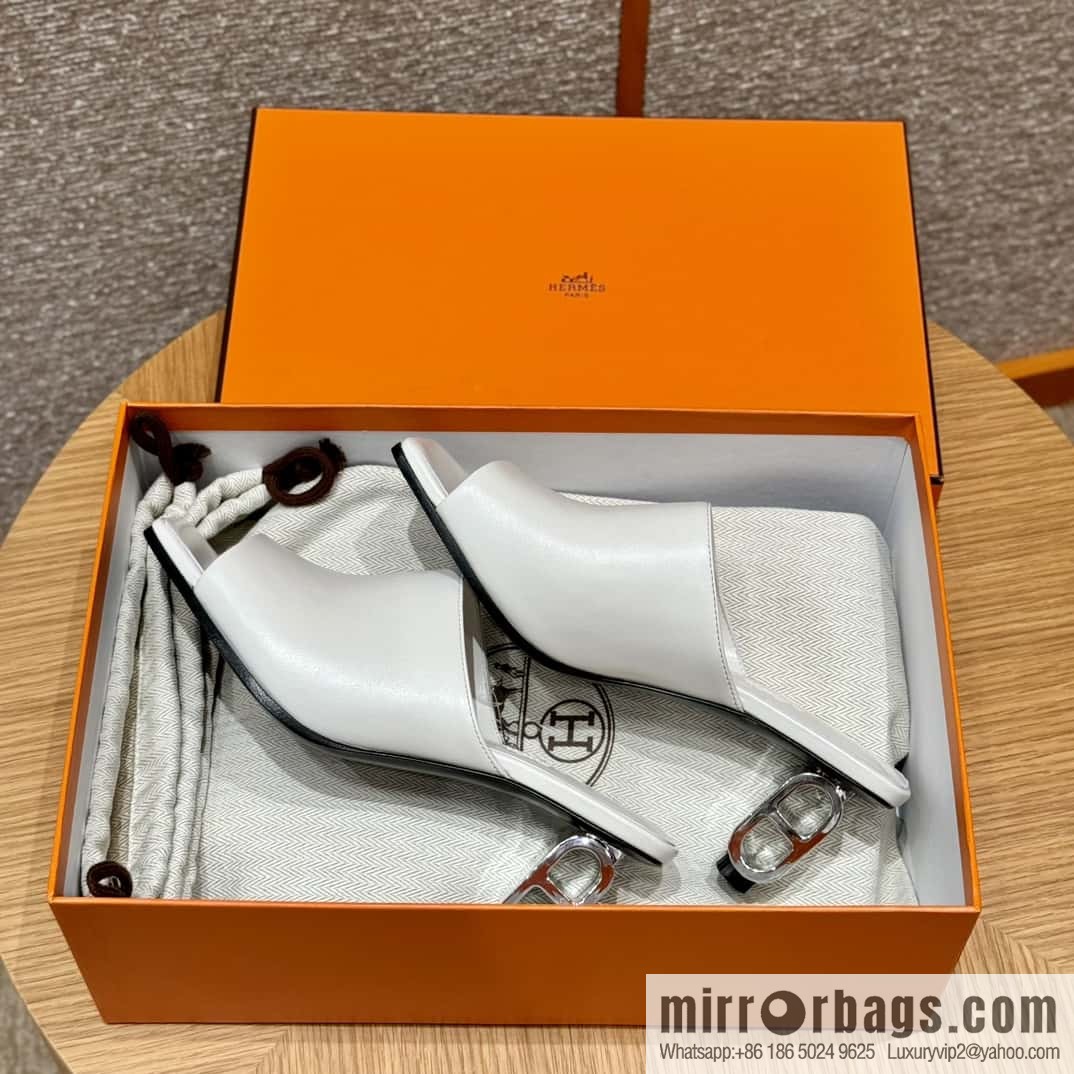 Hermès 122 lconique 60 sandals, pure white/01/Blanc calfskin/Nappa