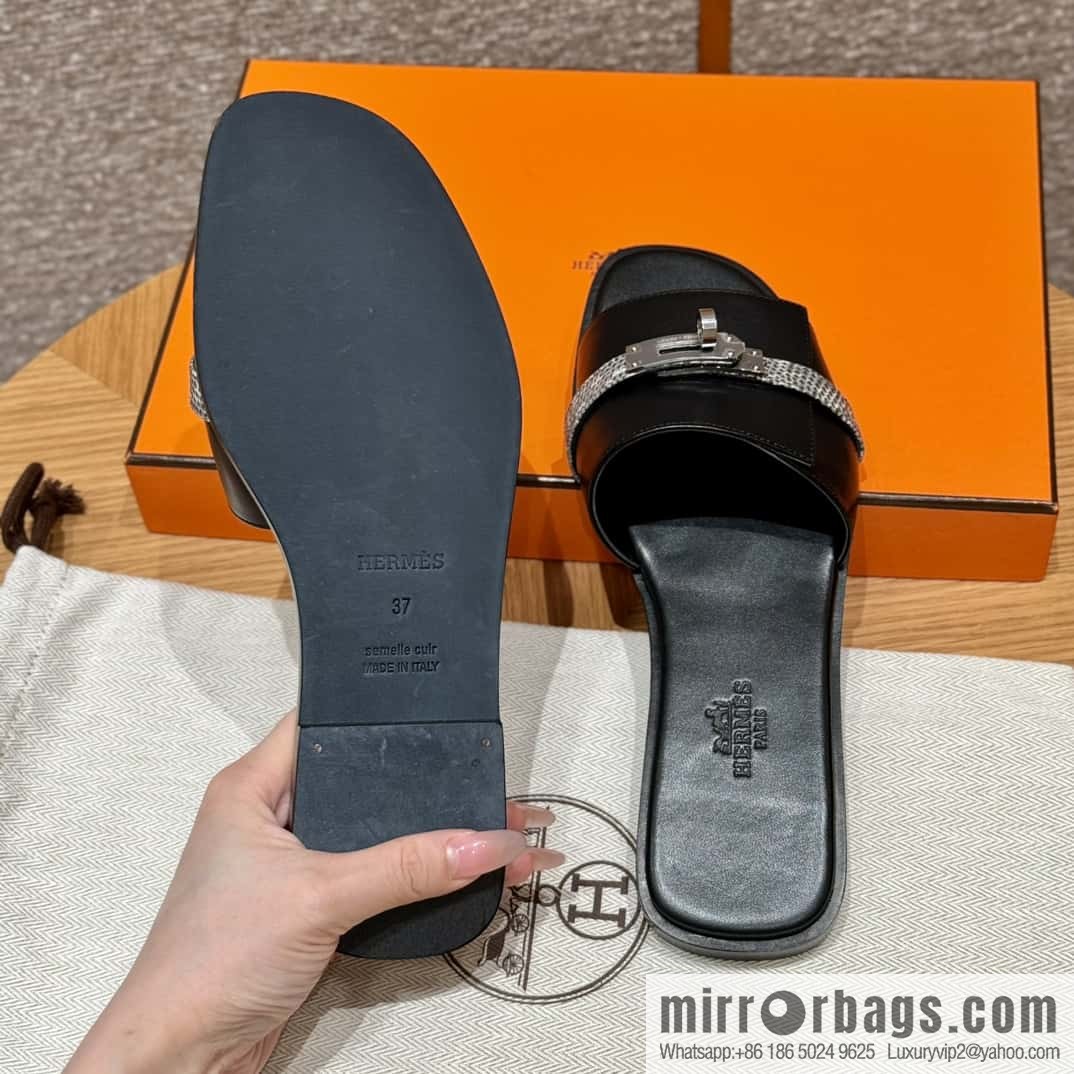 Hermès 183Kelly tow sandals /Giulia black/CK89/Noir/Himalaya/Lizard primary color calfskin with Lizard strip/Calfskin/Lizard/🦎