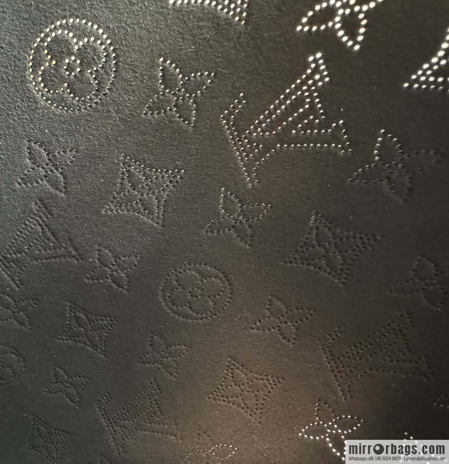 LV M52950 Carmel
