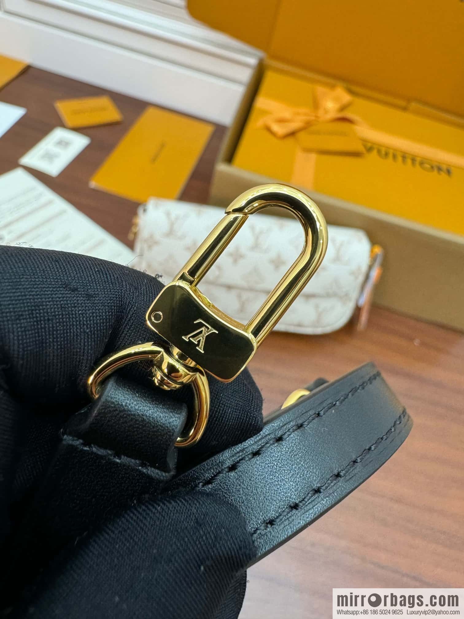 LV M83091 WALLET ON CHAIN IVY BAG