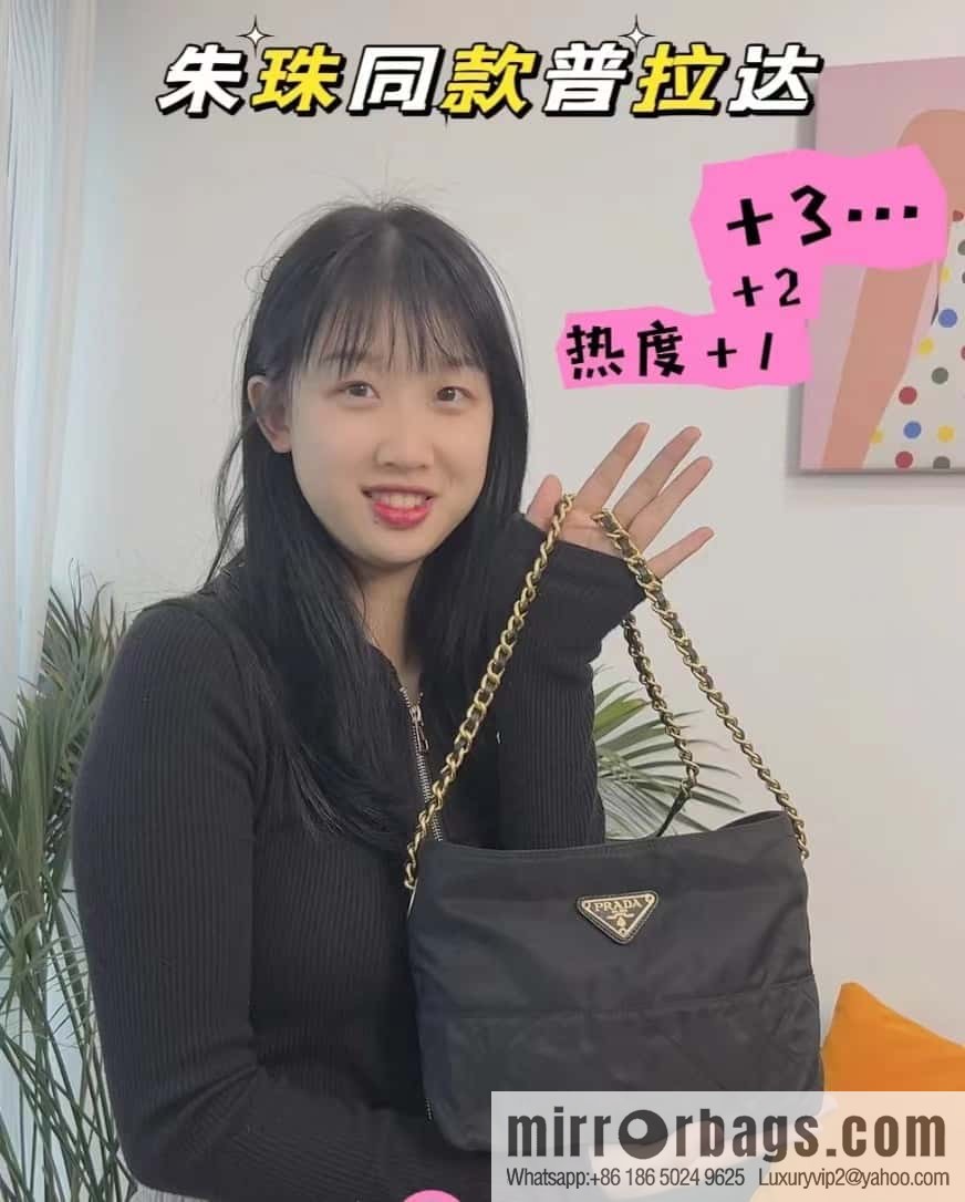 PRADA 🎉 crossbody bag 🎉🎉🎉 1BD645