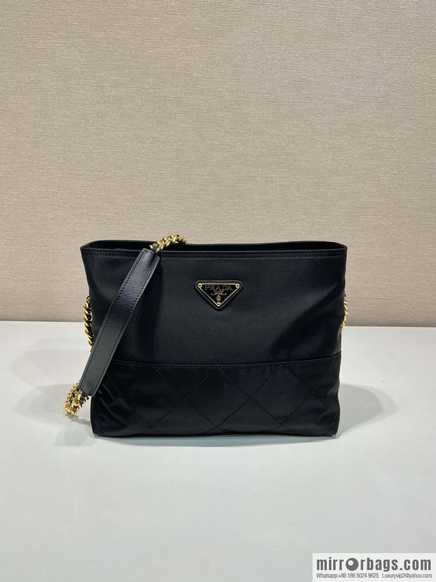PRADA 🎉 crossbody bag 🎉🎉🎉 1BD645