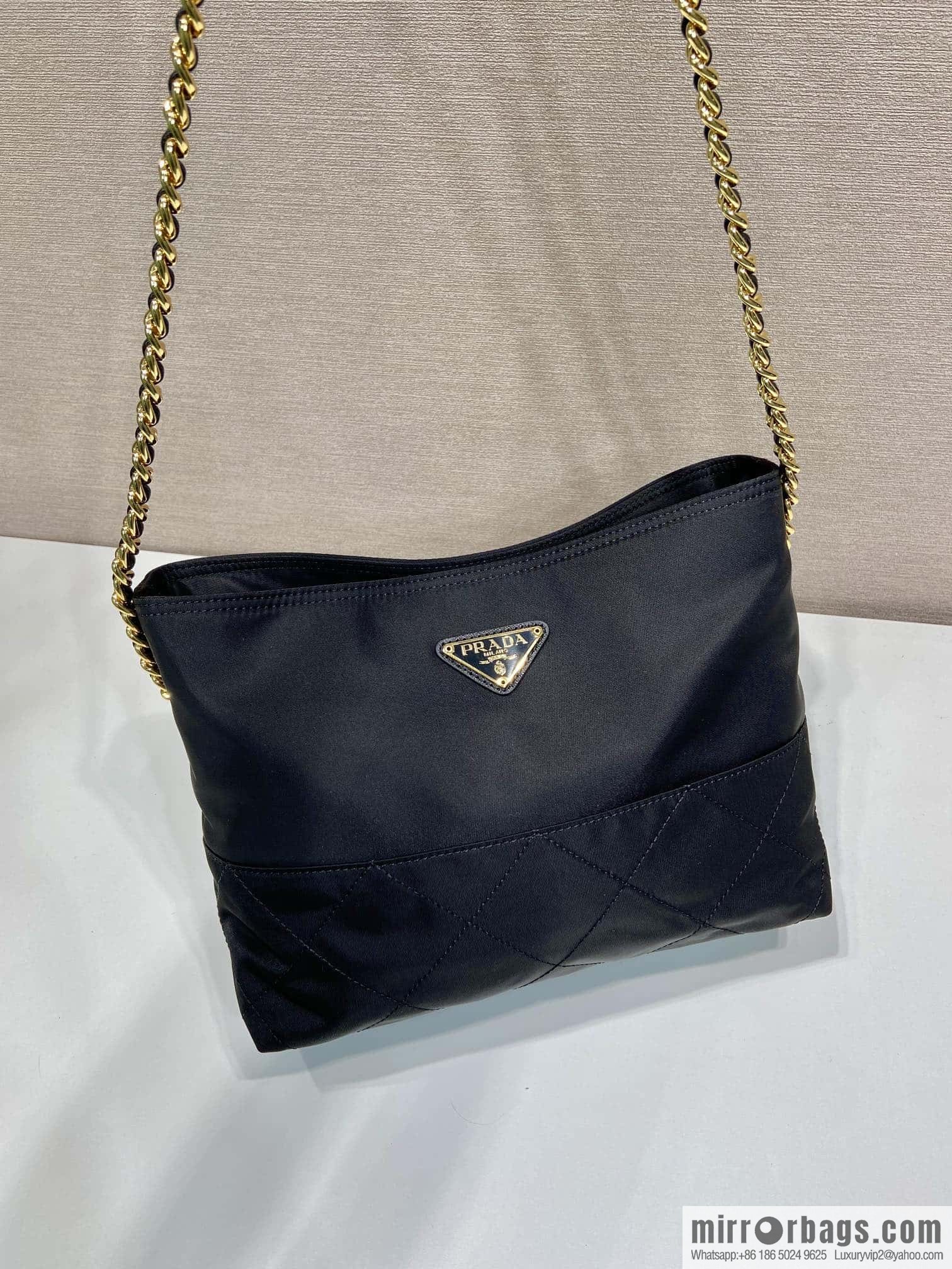 PRADA 🎉 crossbody bag 🎉🎉🎉 1BD645