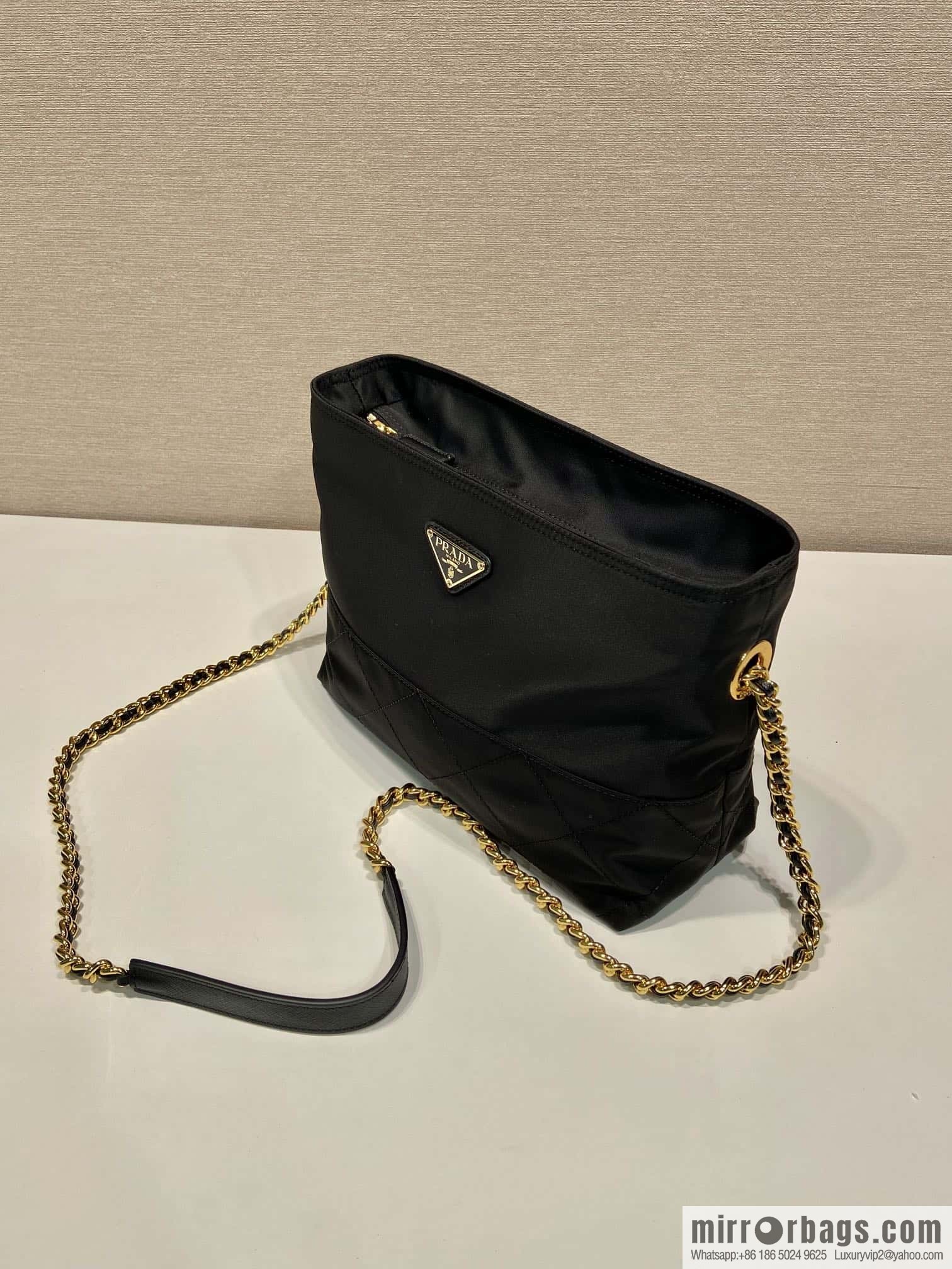 PRADA 🎉 crossbody bag 🎉🎉🎉 1BD645