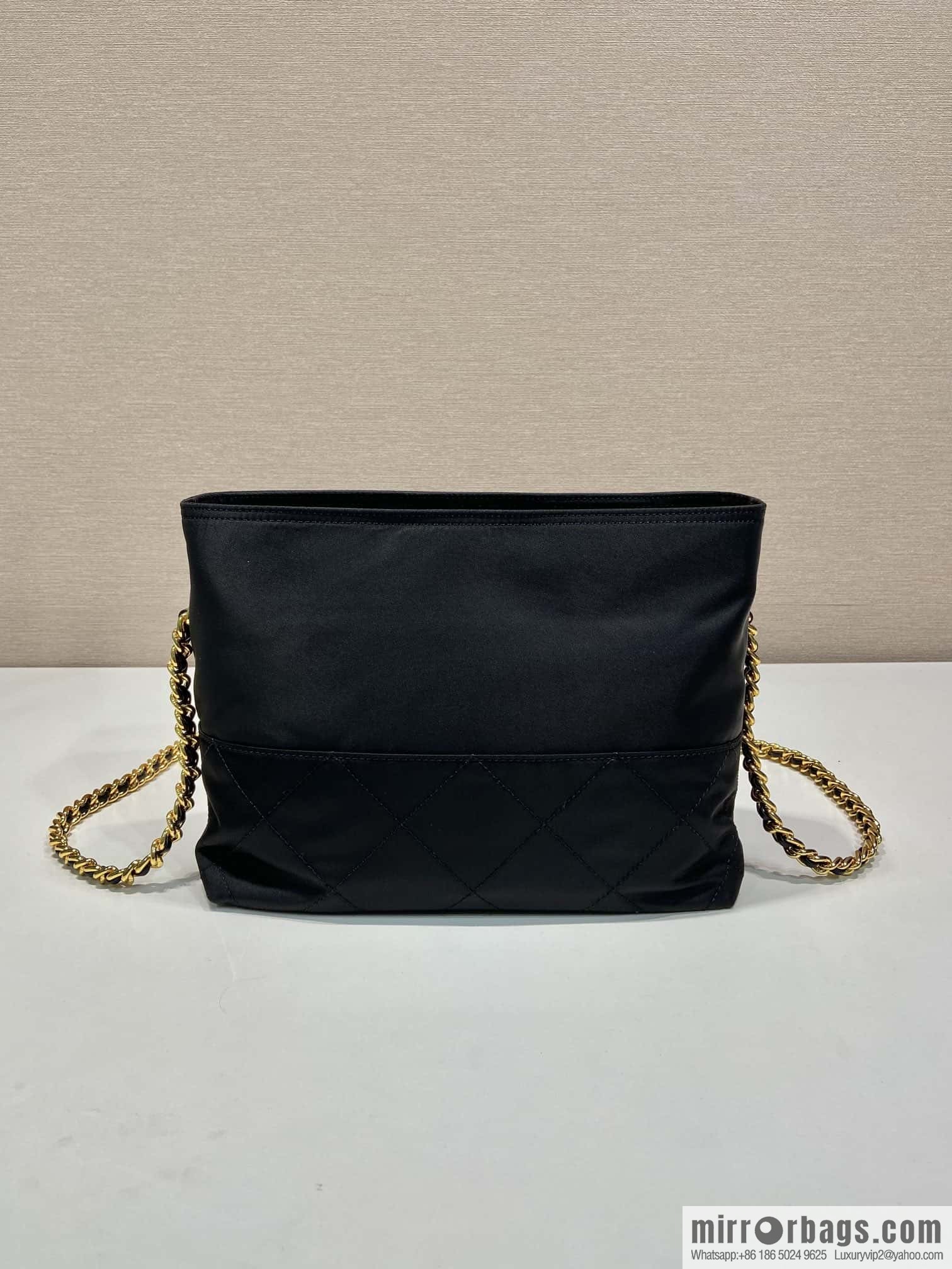 PRADA 🎉 crossbody bag 🎉🎉🎉 1BD645