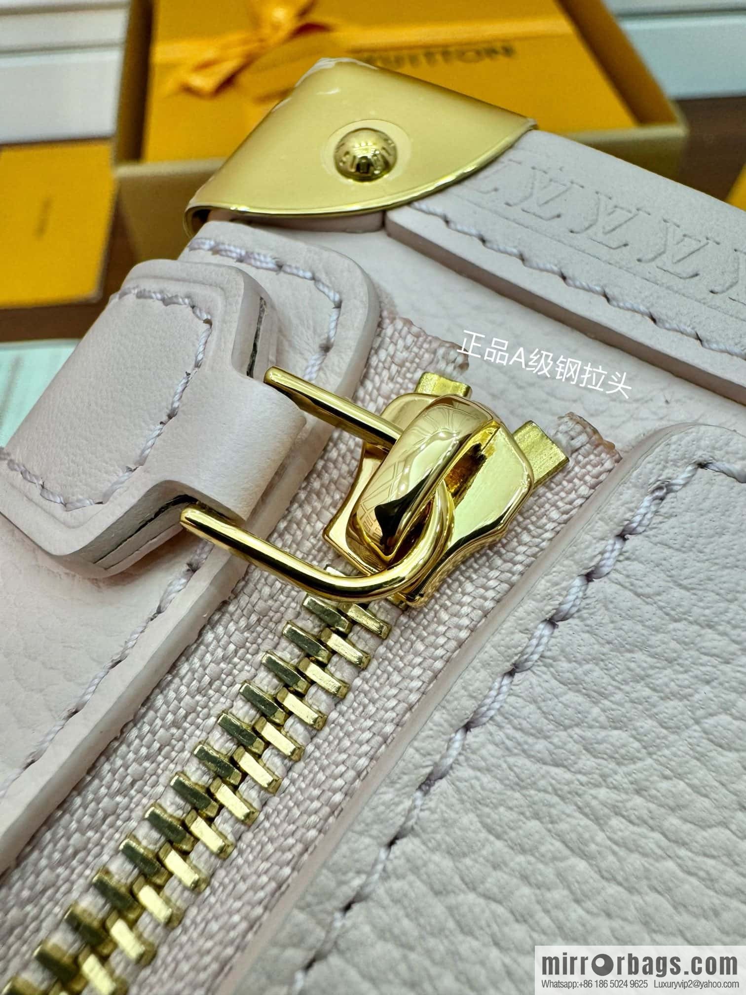 LV M25071 Season's new SIDE TRUNK small handbag