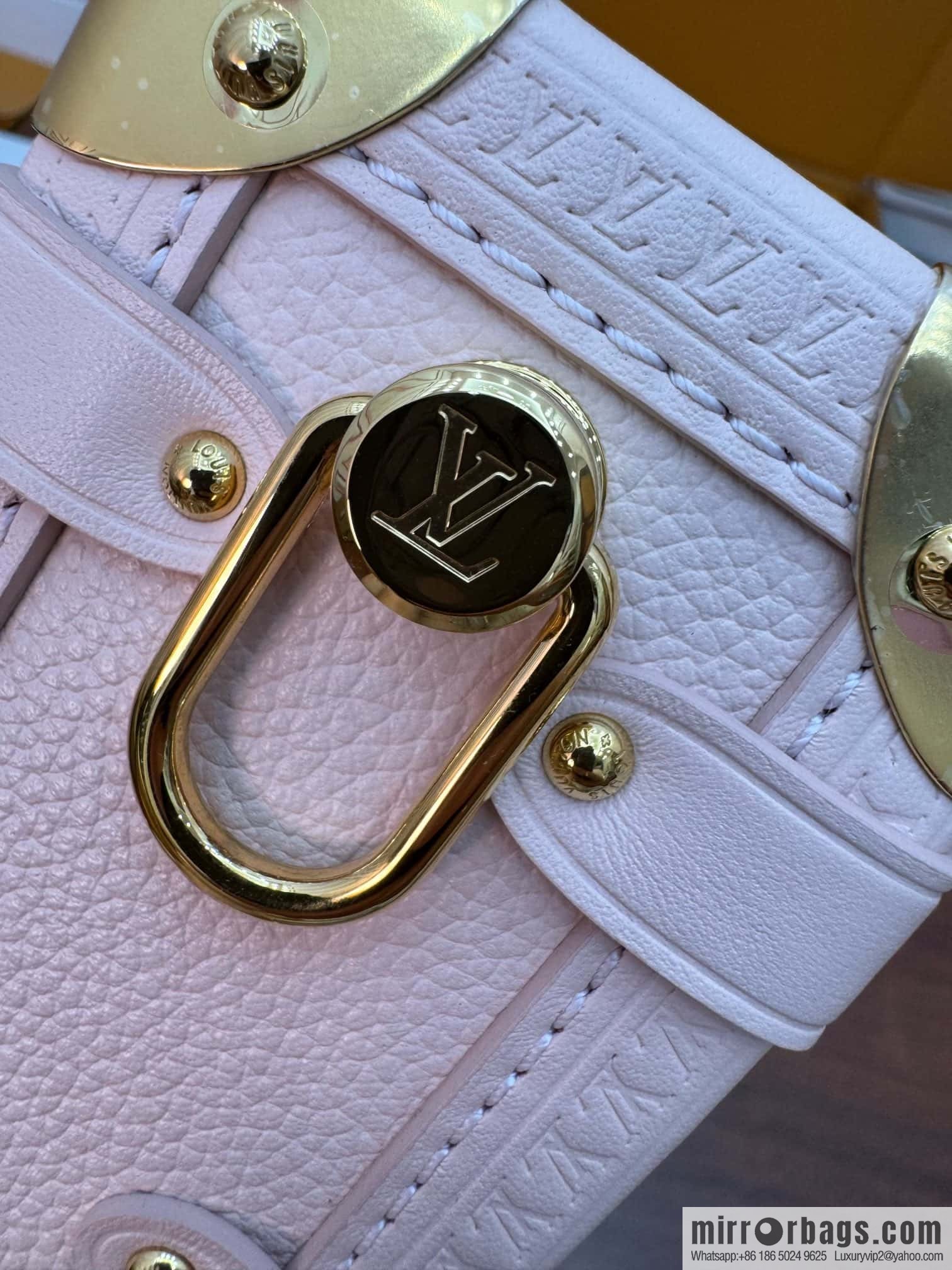 LV M25071 Season's new SIDE TRUNK small handbag