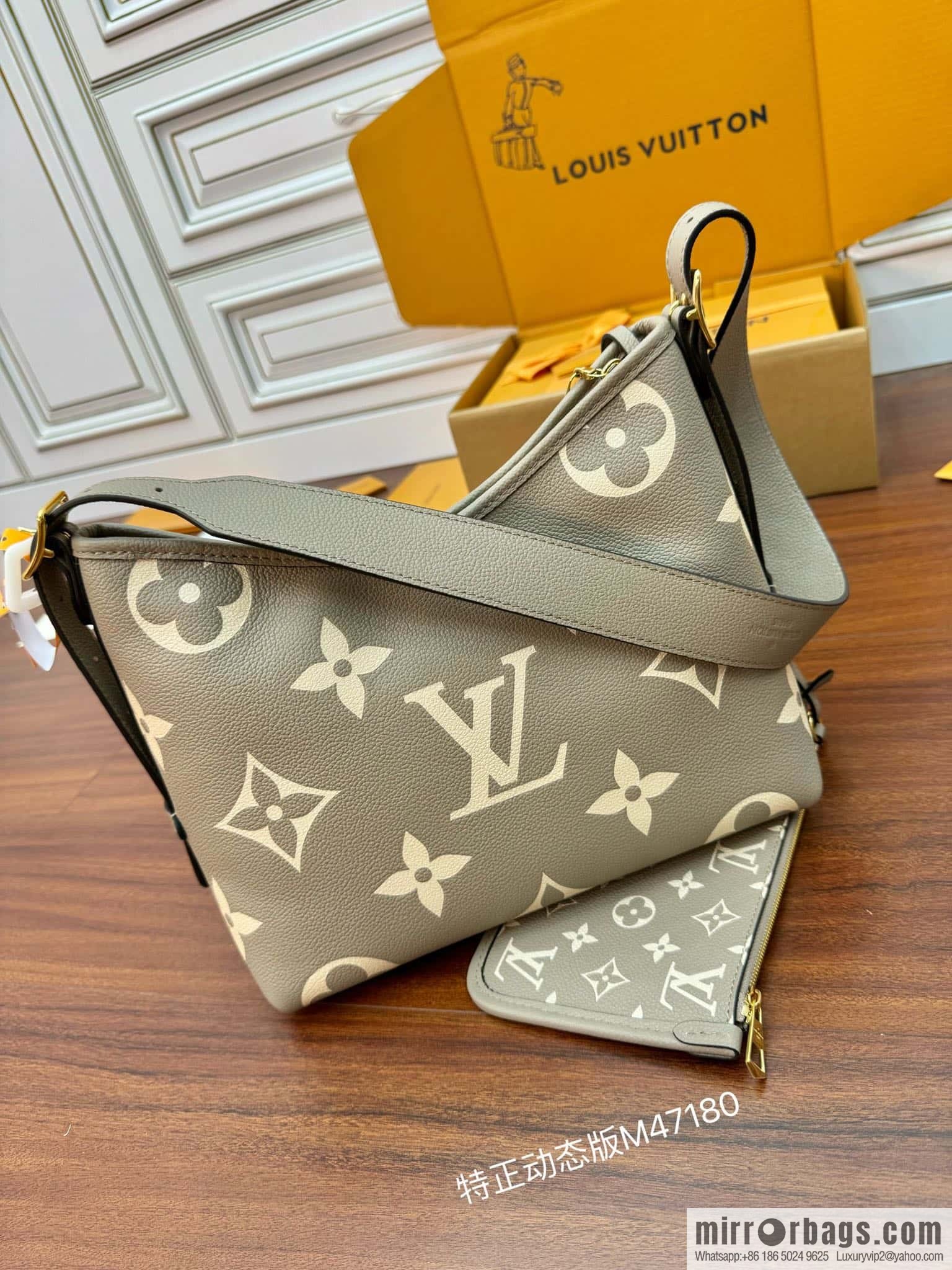LV M47180 CARRYALL Small handbag
