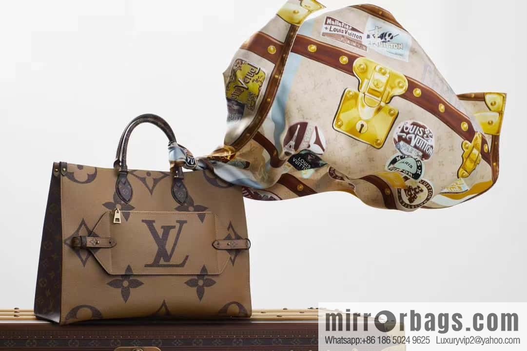 LV M46823 ONTHEGO VOYAGE BAG