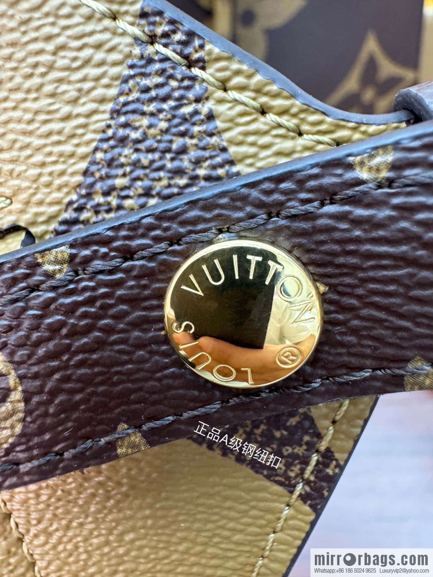 LV M46823 ONTHEGO VOYAGE BAG