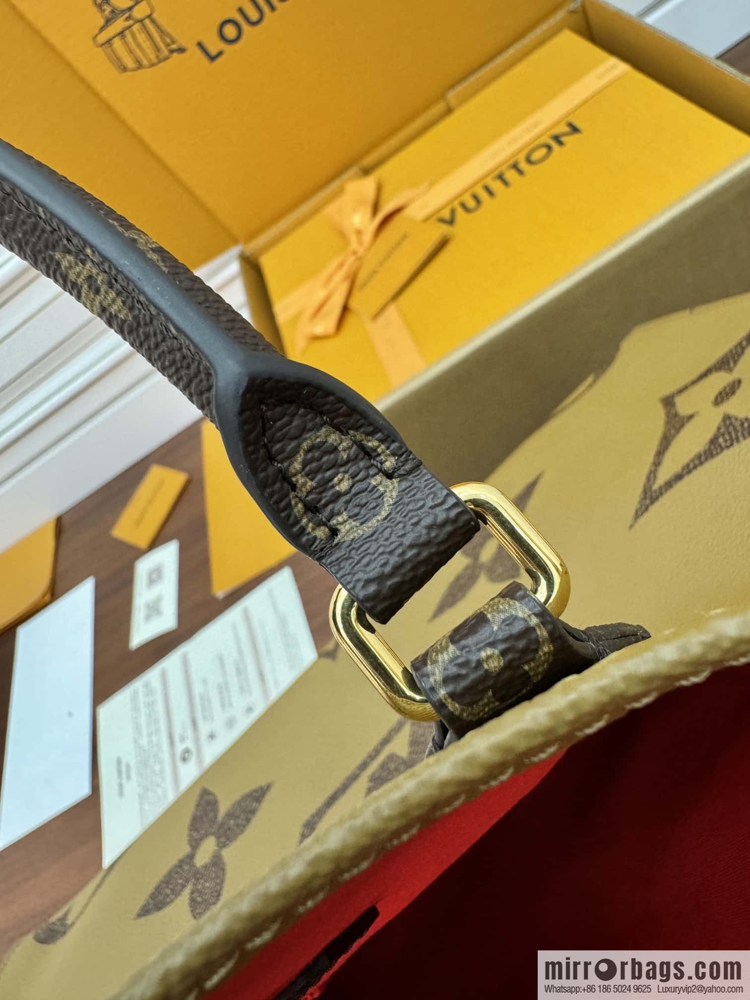 LV M46823 ONTHEGO VOYAGE BAG