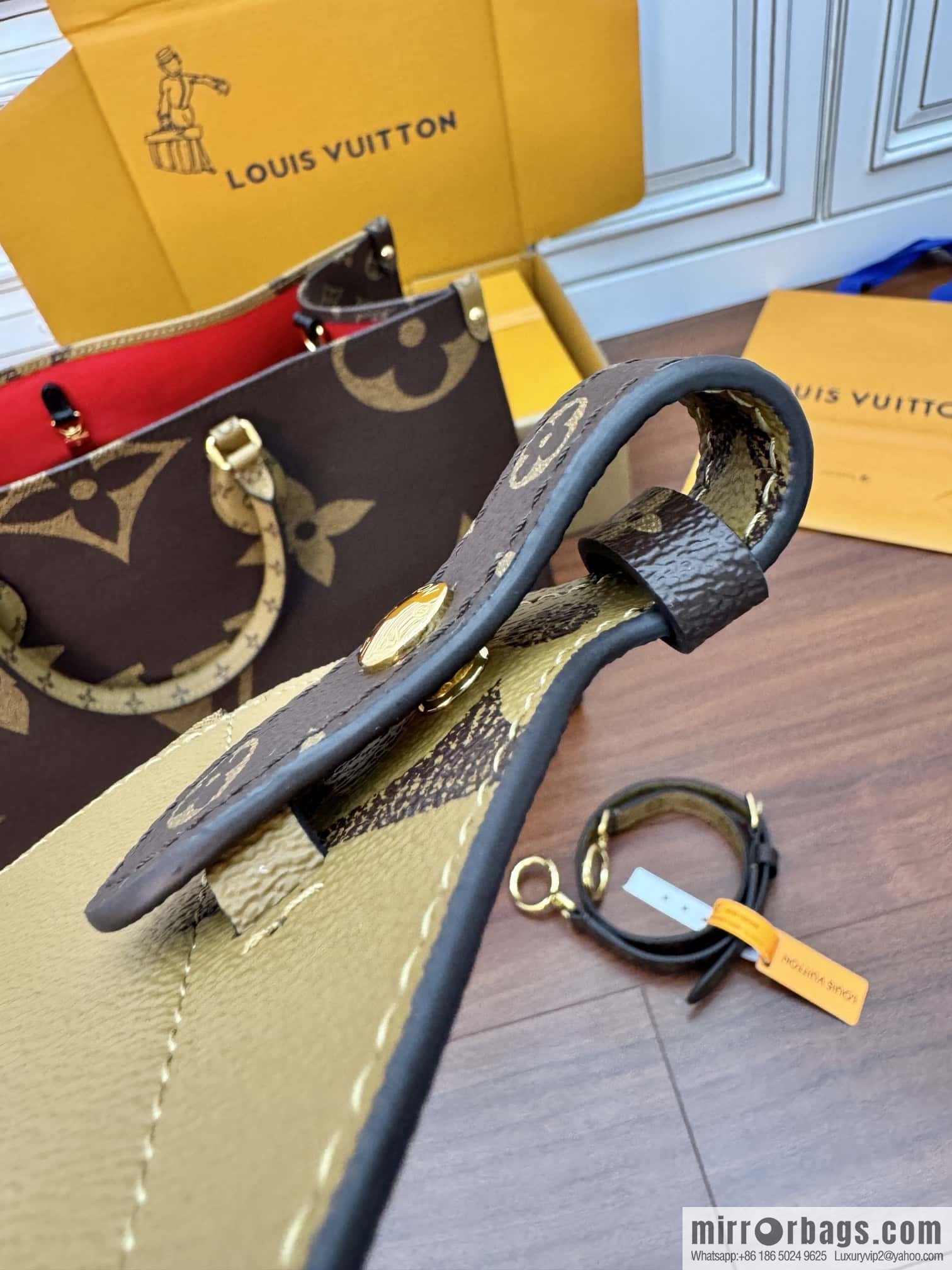 LV M46823 ONTHEGO VOYAGE BAG