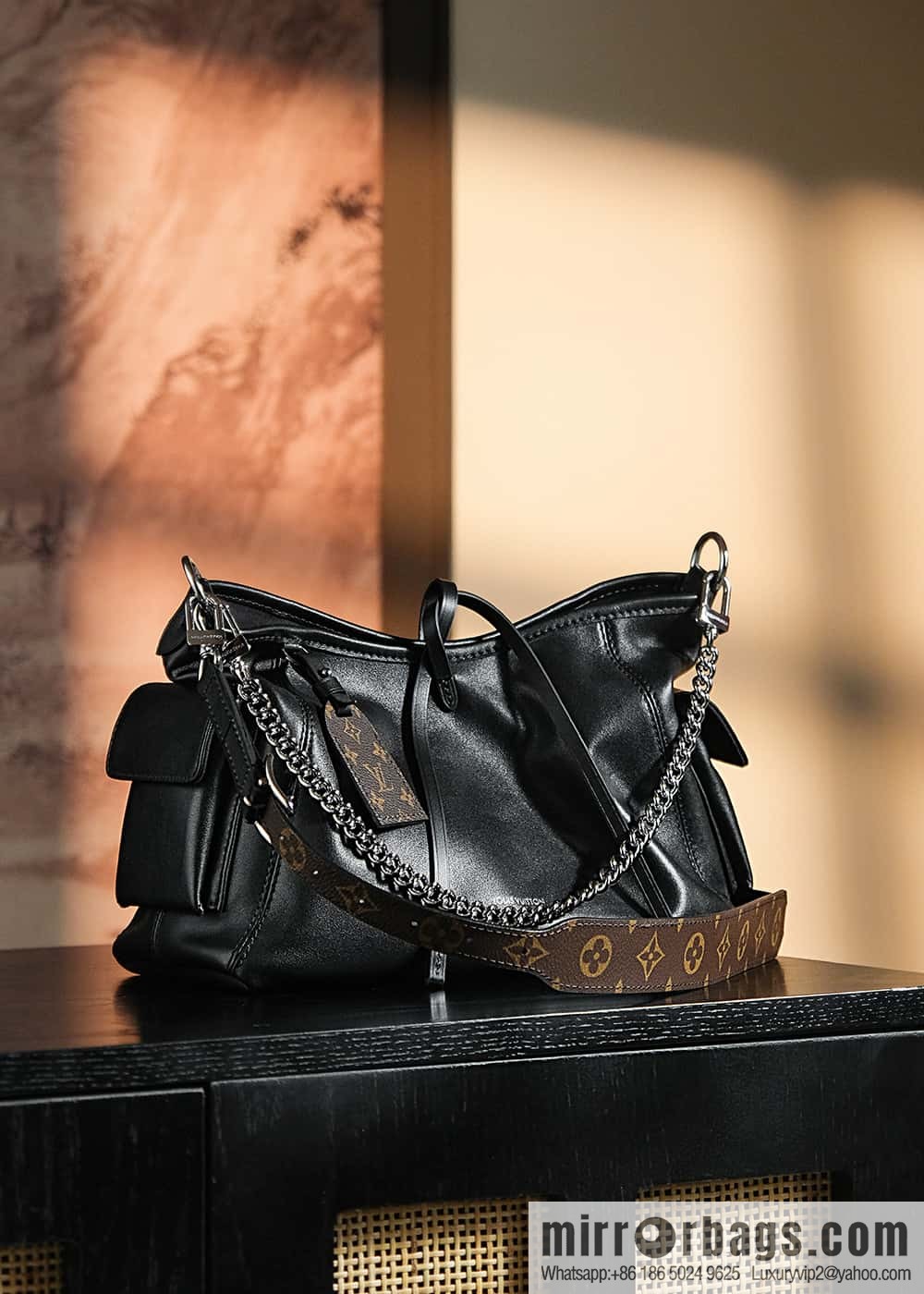 LV M24861 CarryAll Cargo PM