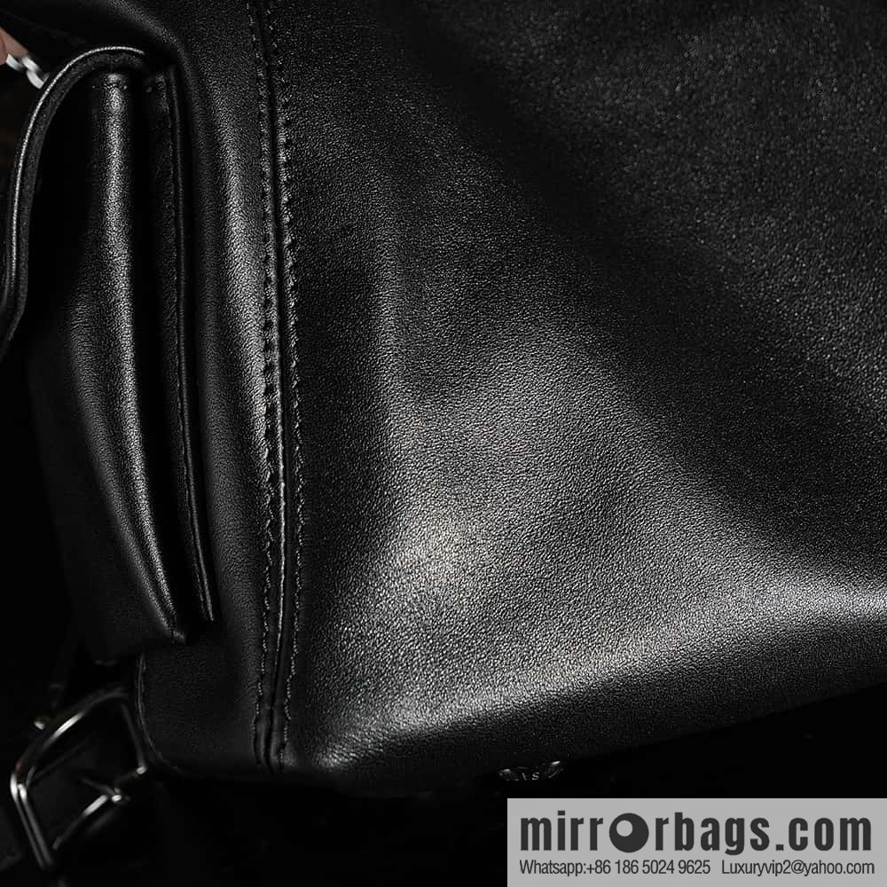 LV M24861 CarryAll Cargo PM
