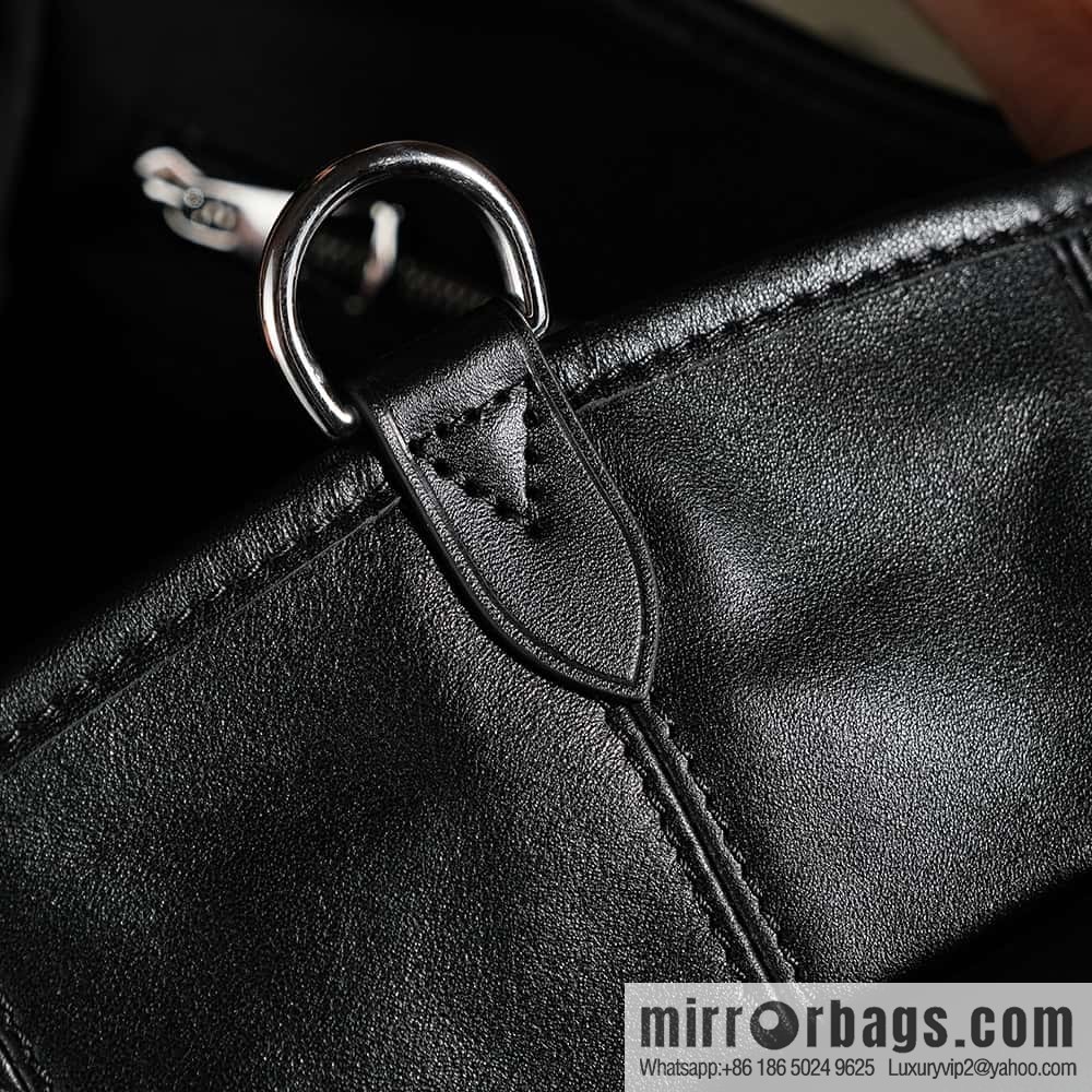 LV M24861 CarryAll Cargo PM