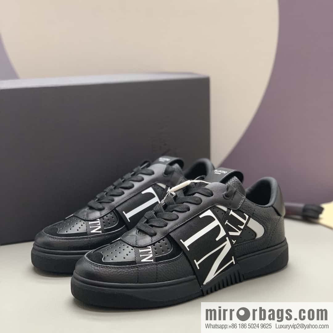 Valentino 🔥 men's and women's sneakers