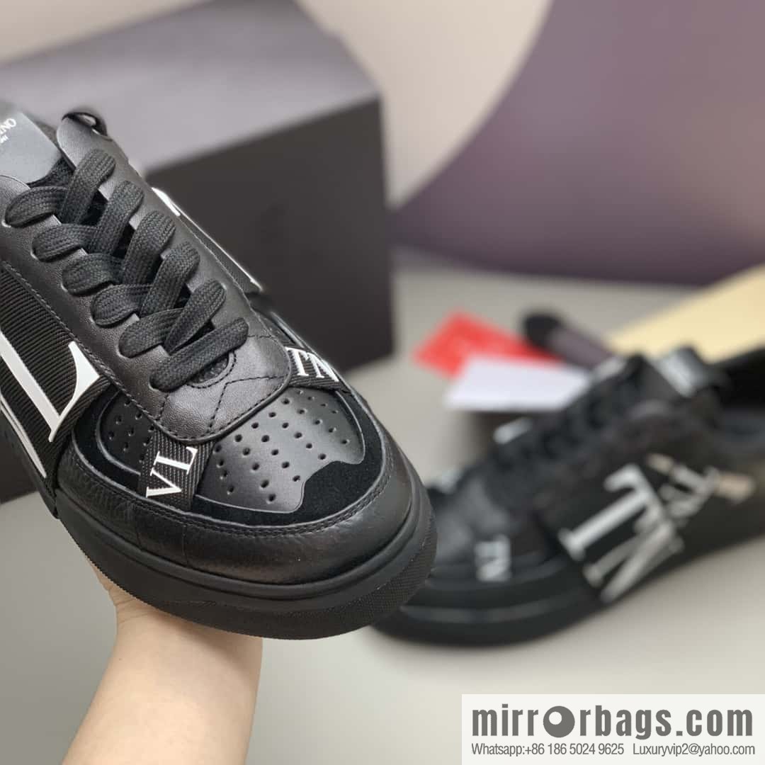 Valentino 🔥 men's and women's sneakers