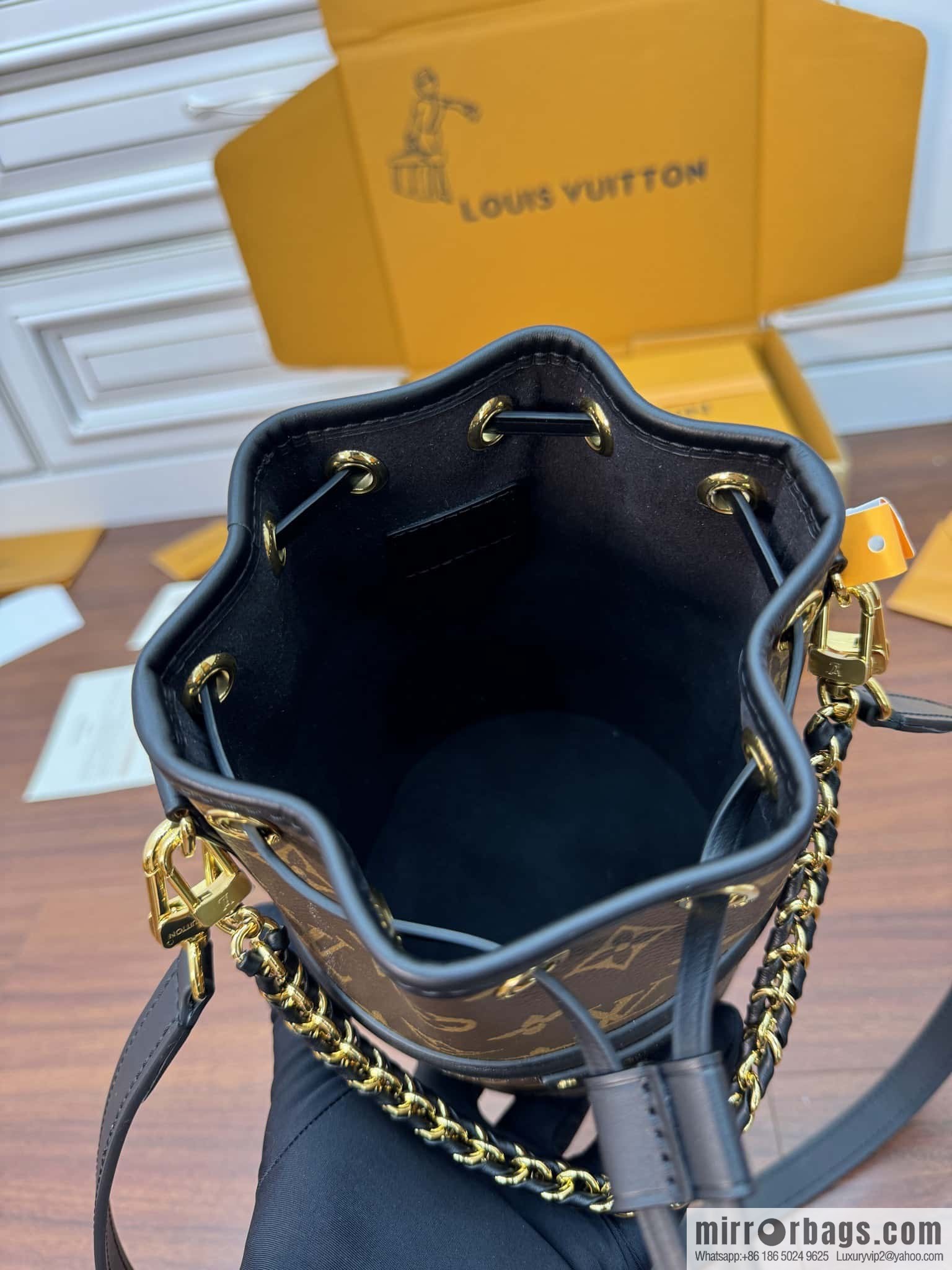 LV M83480 CANOE handbag